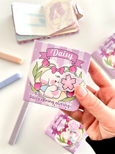 Daisy Lale Bahçesi Sert Kapaklı 130 Yaprak Renkli Mini Planlayıcı/Not Defteri/Mıknatıslı Ajanda