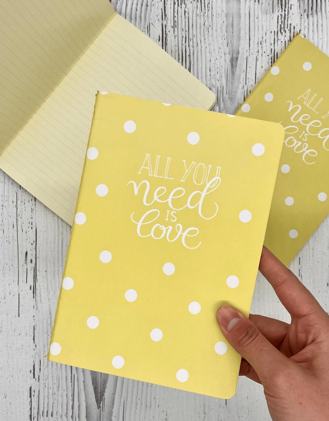 Çizgili Puantiyeli İçi ve Dışı Sarı Renk Defter 40 Yaprak