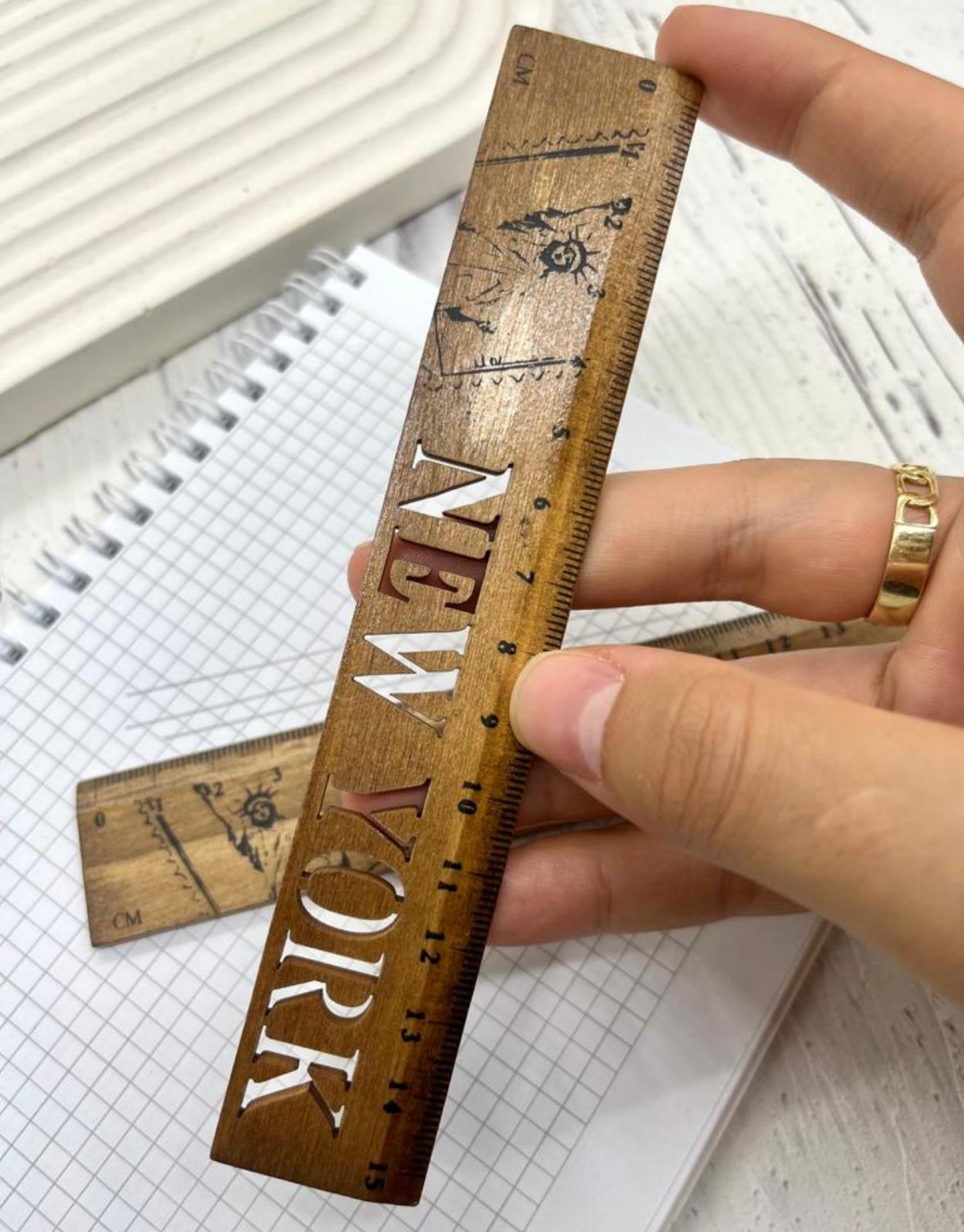 New York Desenli Vintage Mini Ahşap Cetvel / Yer İmi