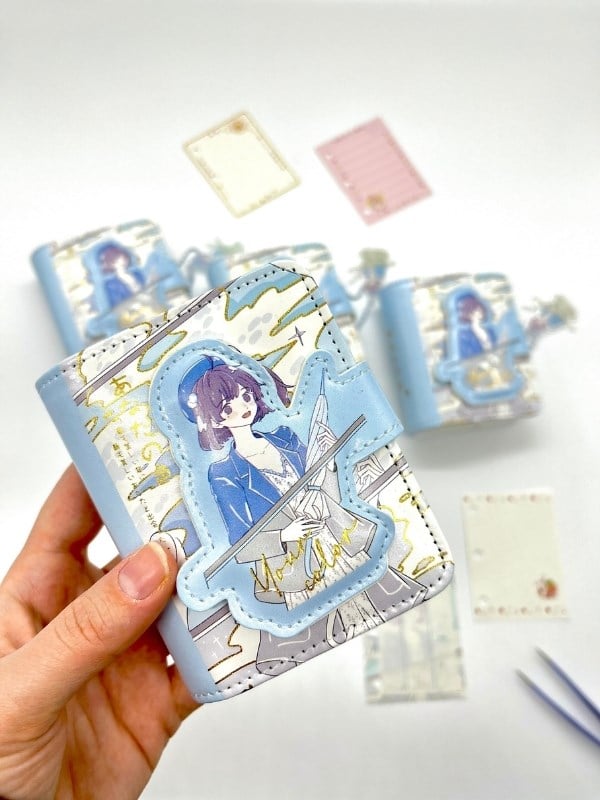 Pastel Mavi Anime Kız Temalı Charmlı Mini Planlayıcı Spiralli Defter/80 Yaprak/Mıknatıslı Ajanda