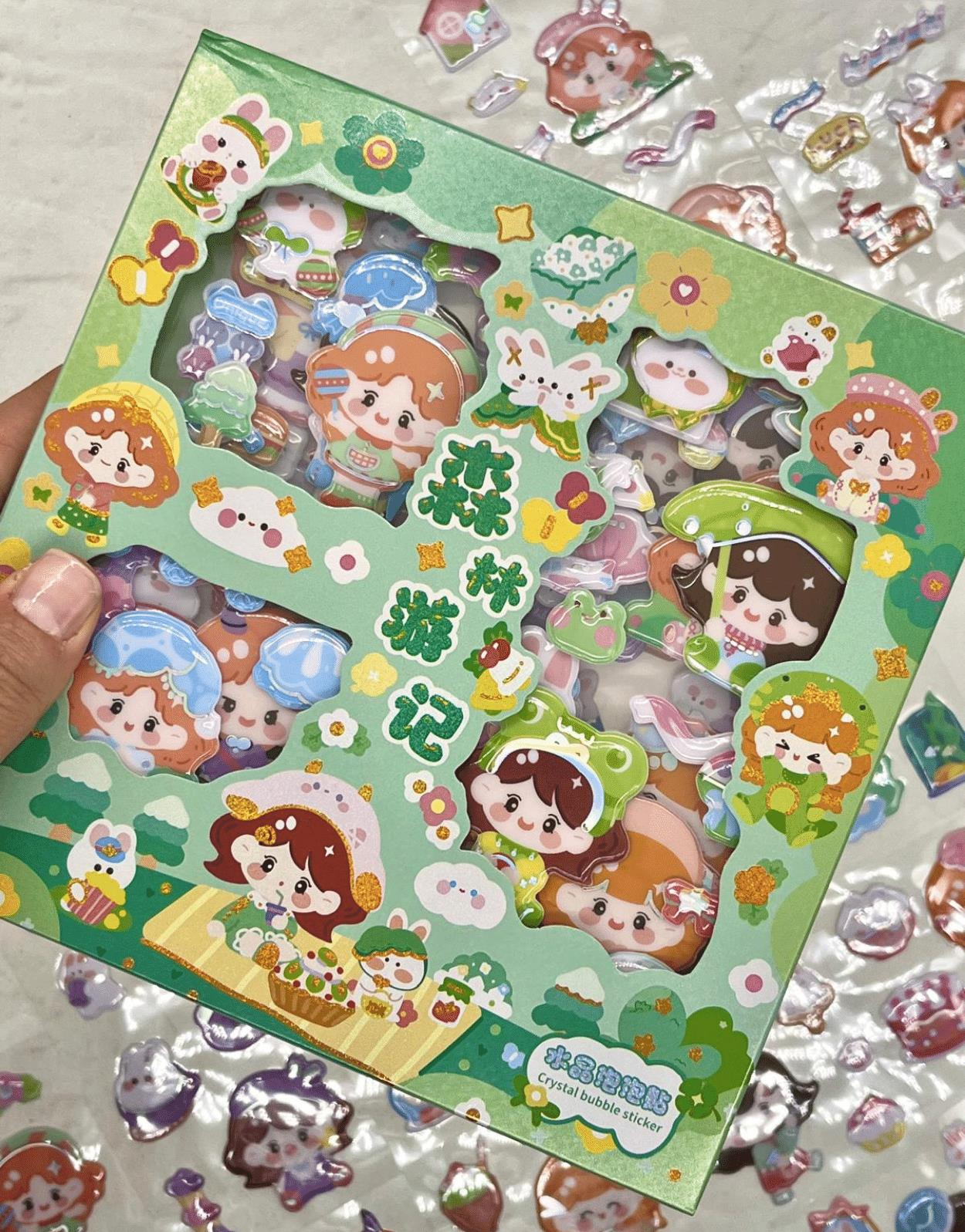 Sevimli Kız Piknikte 3 Bölümlü 18 Yaprak Yeşil Kutu Kabartmalı Sticker Seti / Su Geçirmez