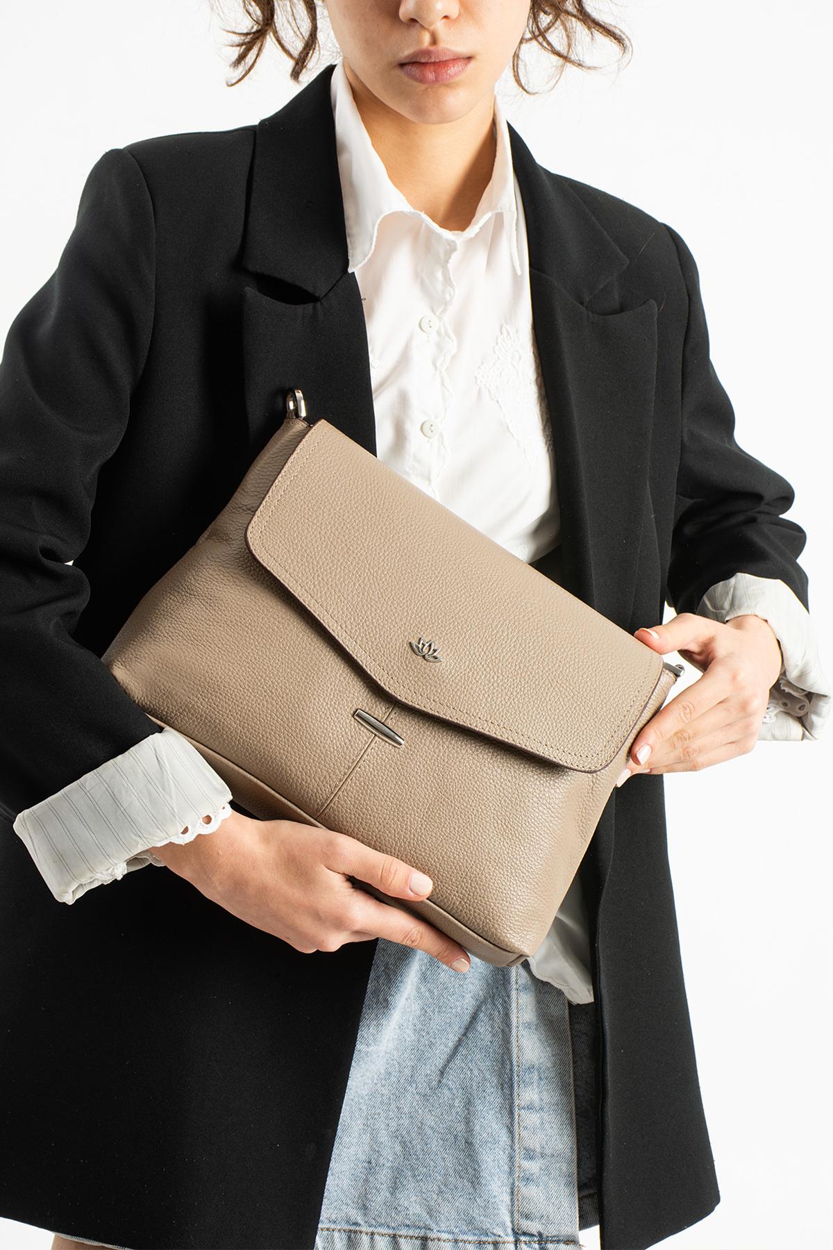 PIEL LINO KADIN HAKİKİ DERİ ÇAPRAZ ÇANTA PL028-D VİZON