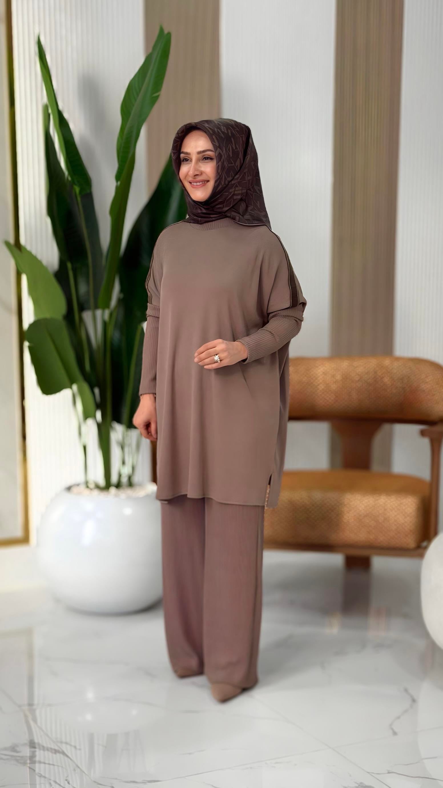 ARMİNE TREND OMUZ KADİFE KUMAŞ DETAYLI TAKIM VİZON- 25KT622