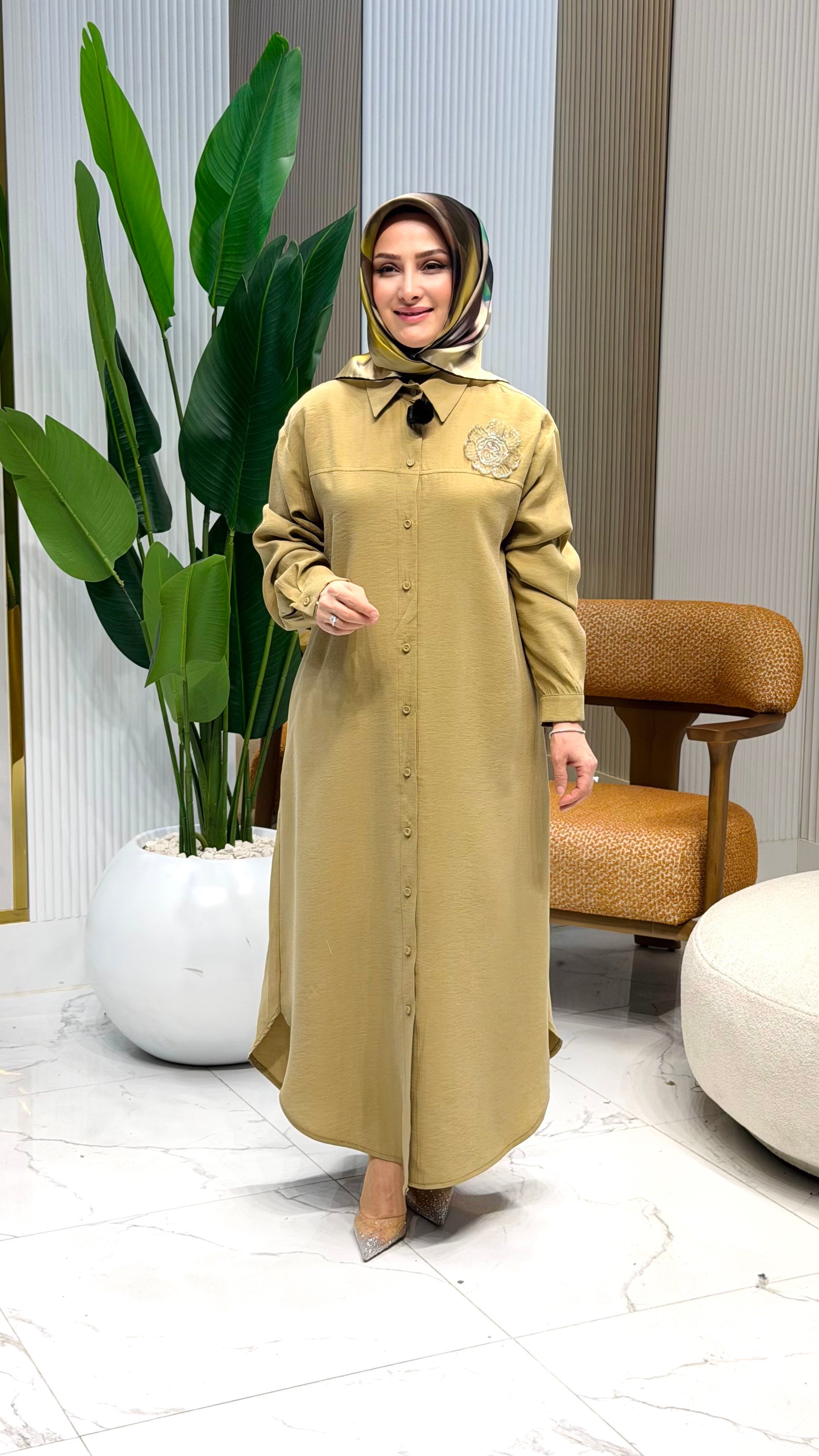 ARMİNE TREND YAKA ÇİÇEK  AKSESUARLI UZUN TUNİK YAĞ YEŞİLİ-26YT403