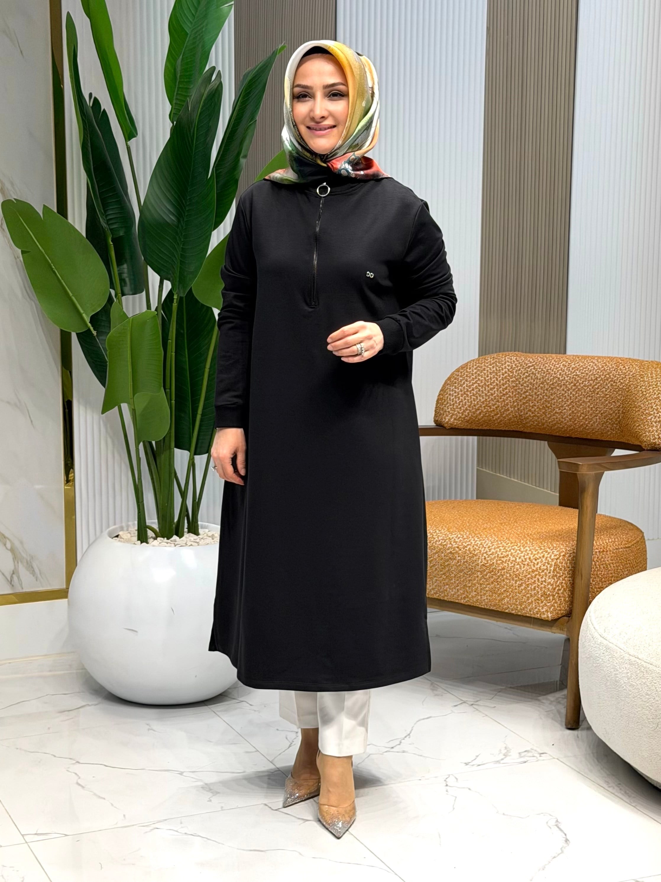KADO ÖN YARIM FERMUARLI TUNİK SİYAH- 2322
