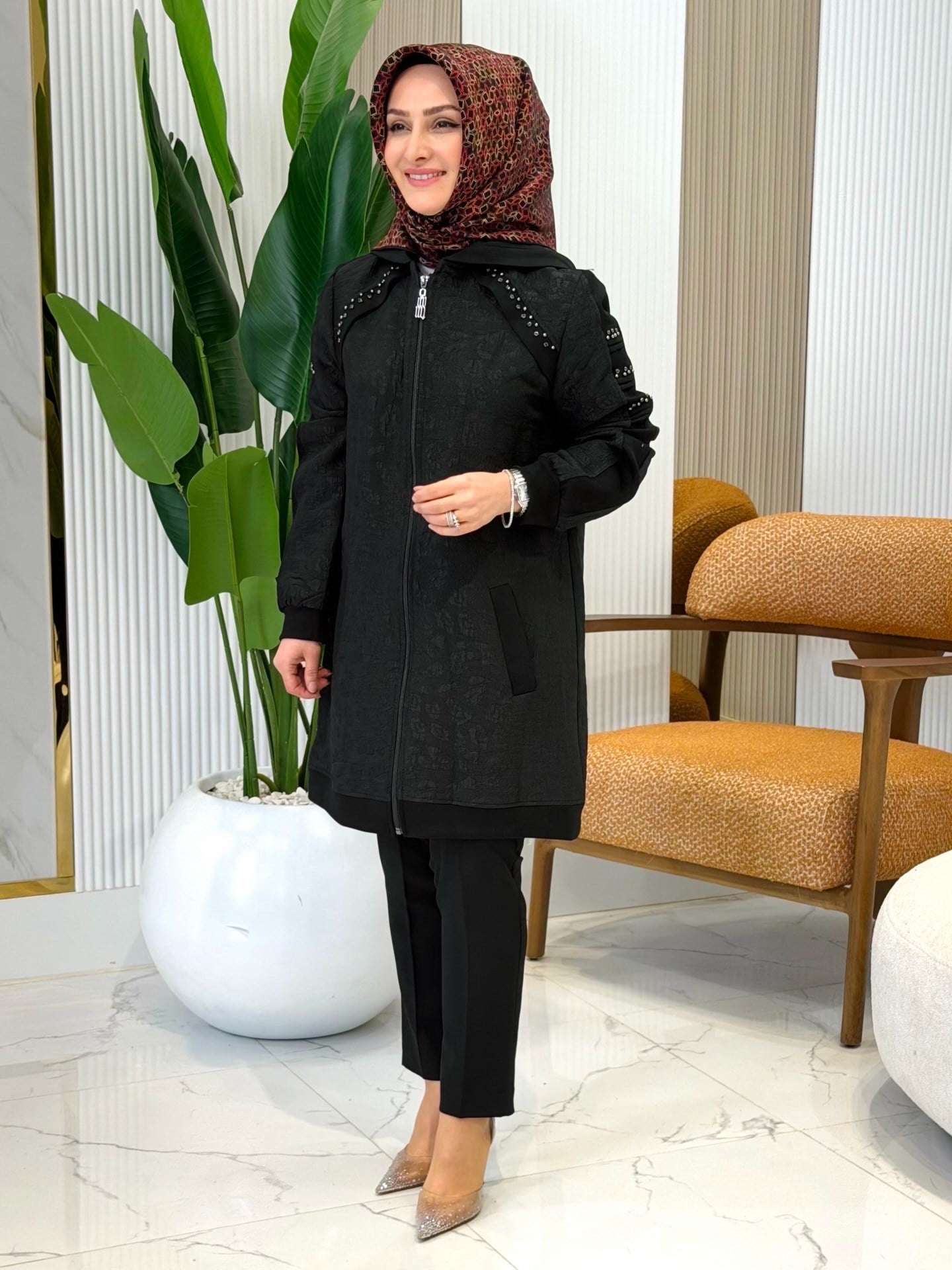 WNW JAKARLI BONCUK DETAYLI KAP SYAH - 2101