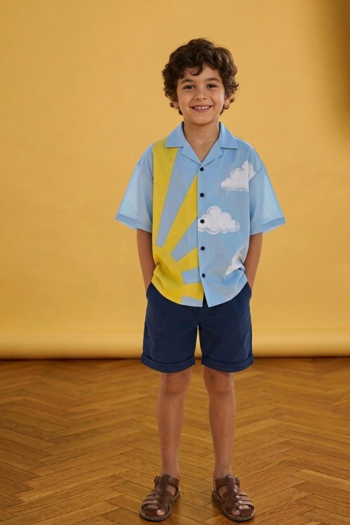 Güneş Ve Bulut Aplikli Gömlek