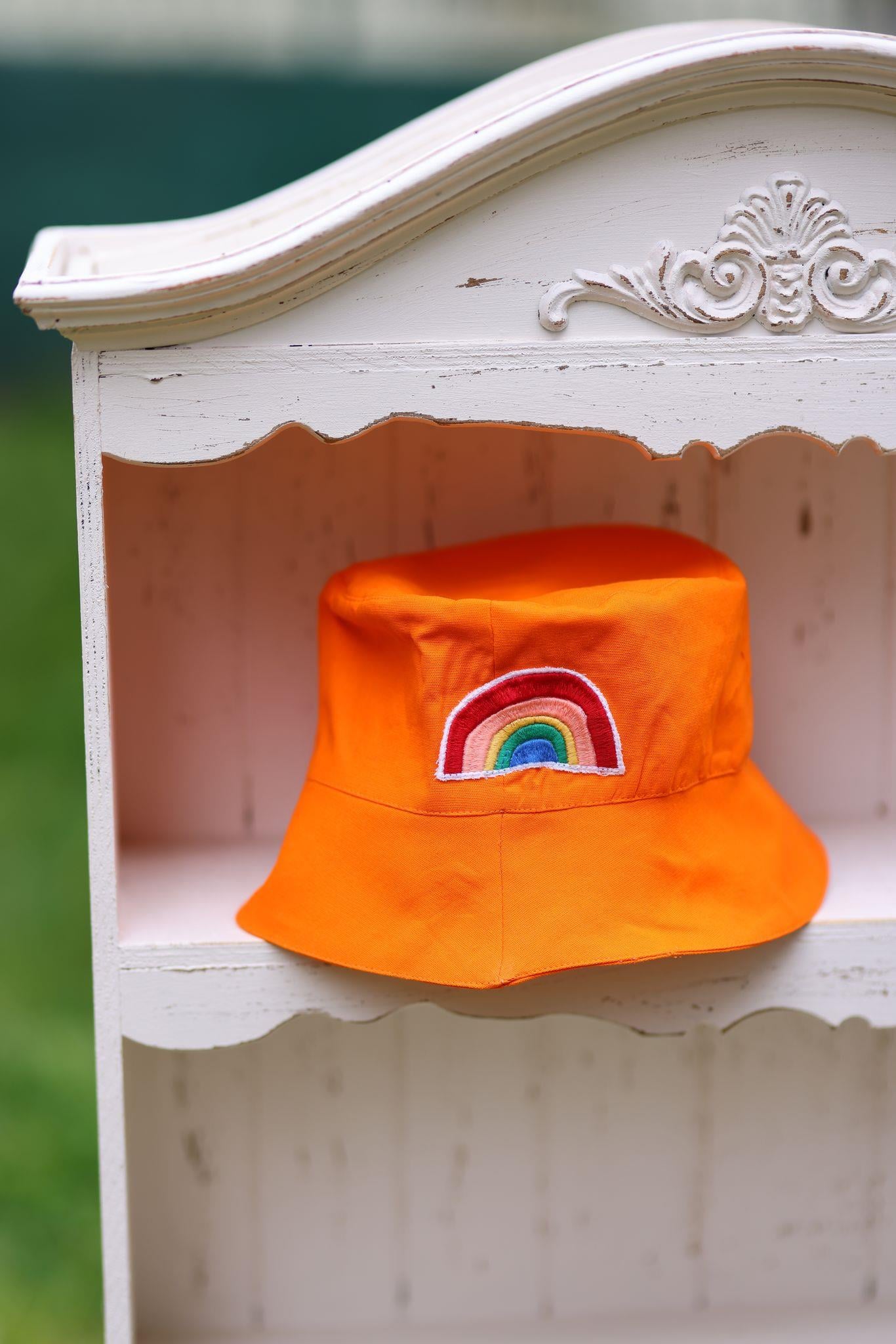 Gökkuşağı Detaylı Turuncu Bucket Şapka