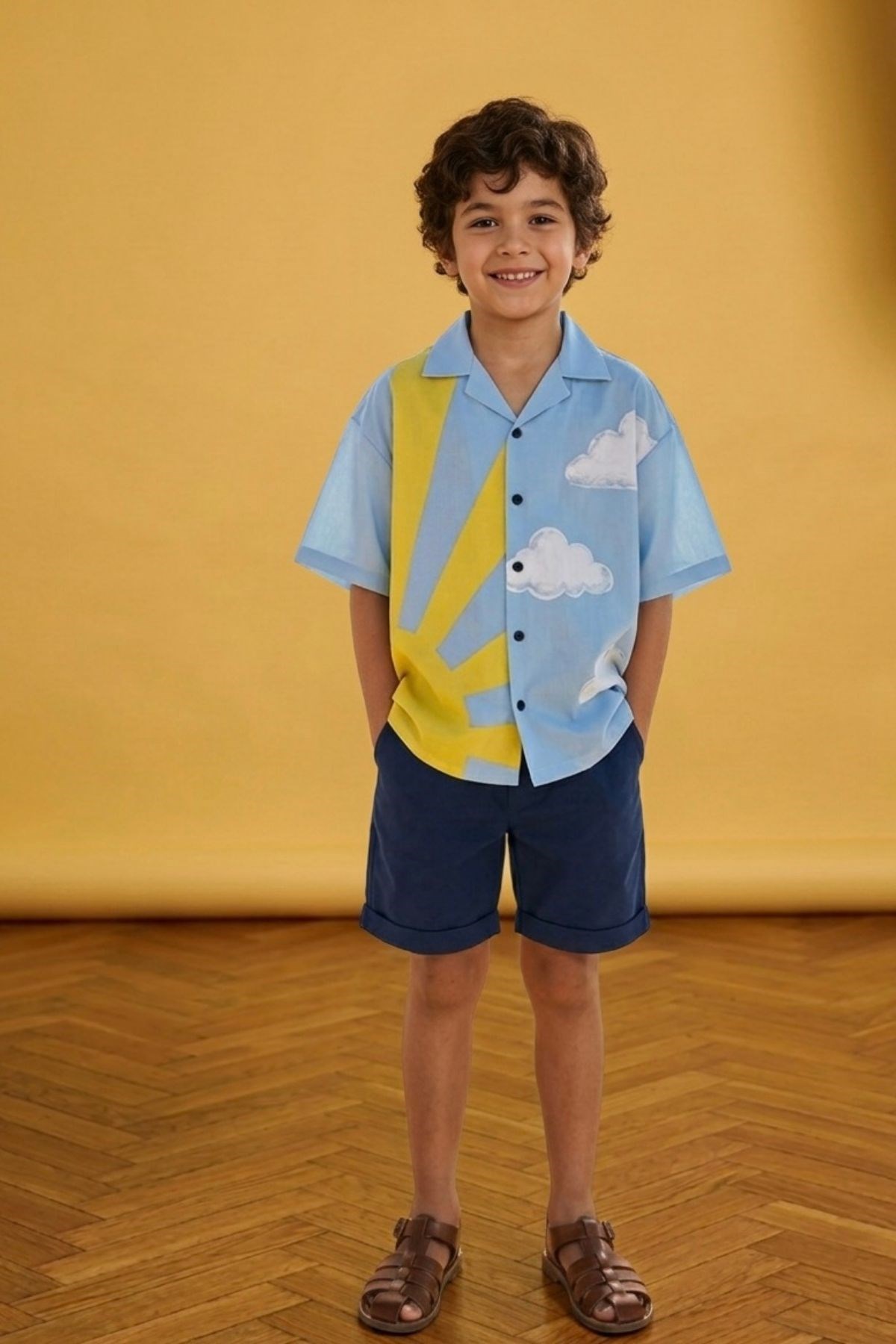 Güneş Ve Bulut Aplikli Gömlek