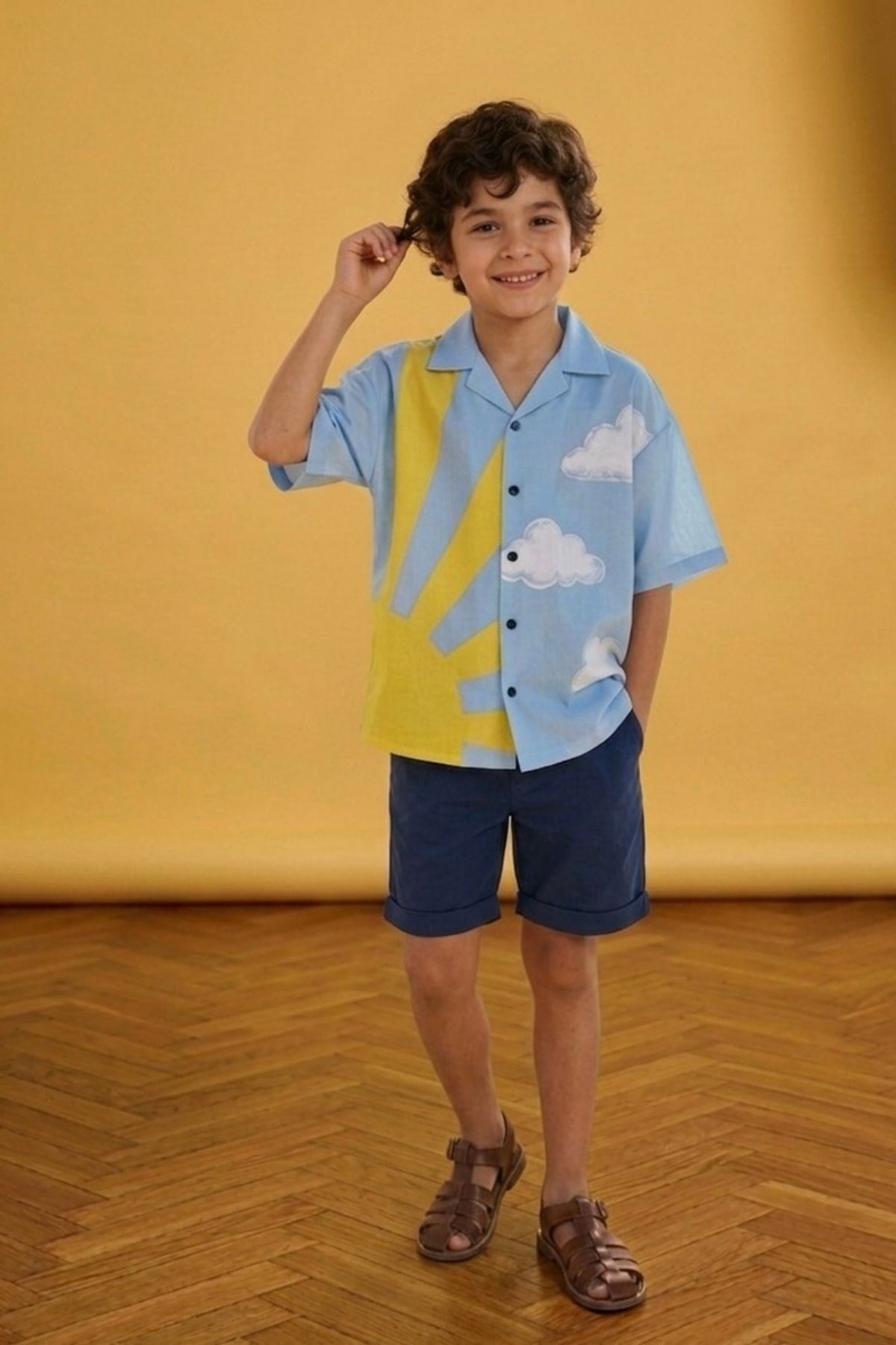 Güneş Ve Bulut Aplikli Gömlek