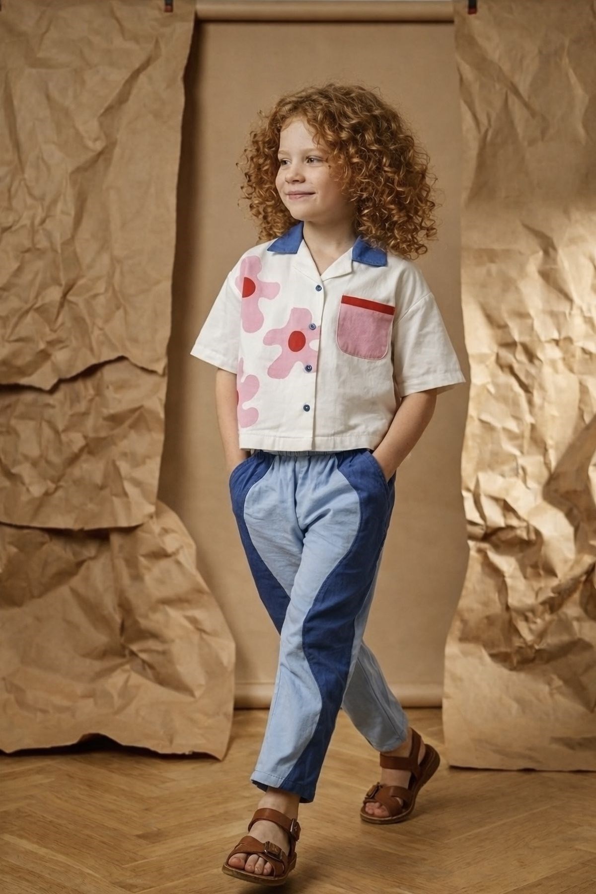 Renkli Aplikli Beyaz Gömlek