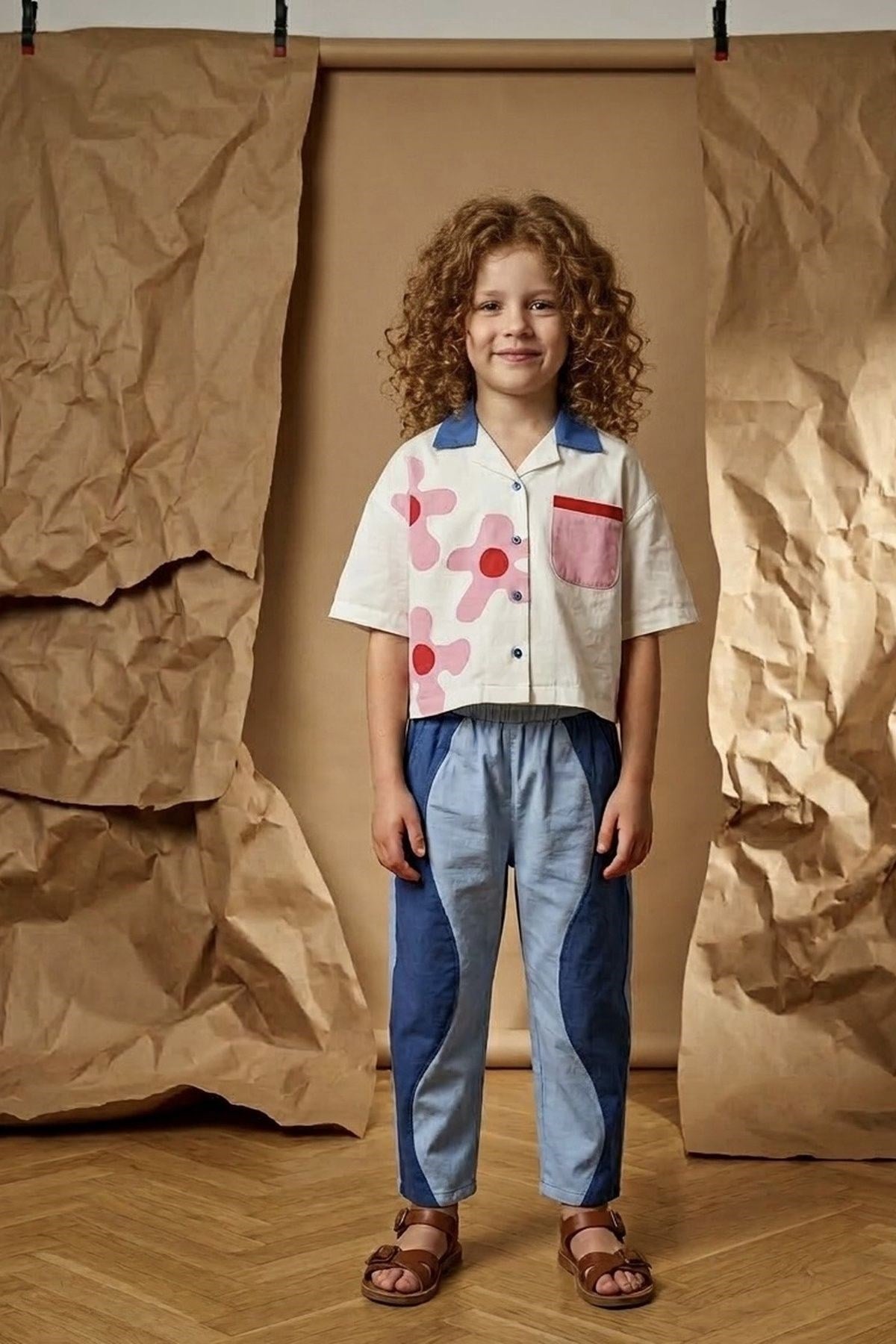 Renkli Aplikli Beyaz Gömlek