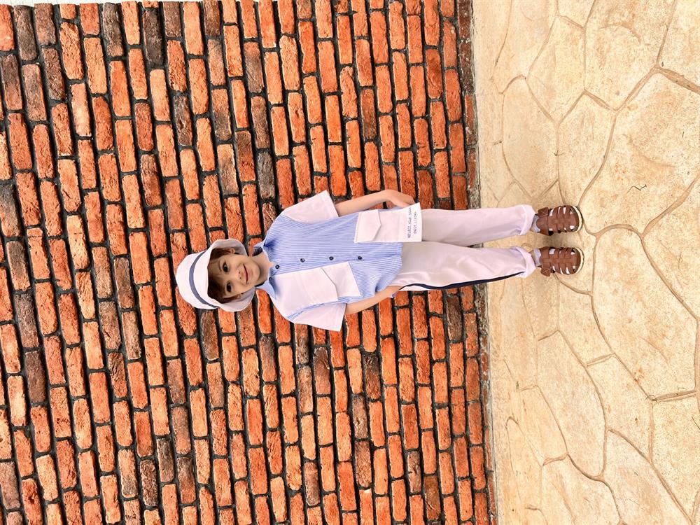 Şerit Detaylı Gabardin Pantolon