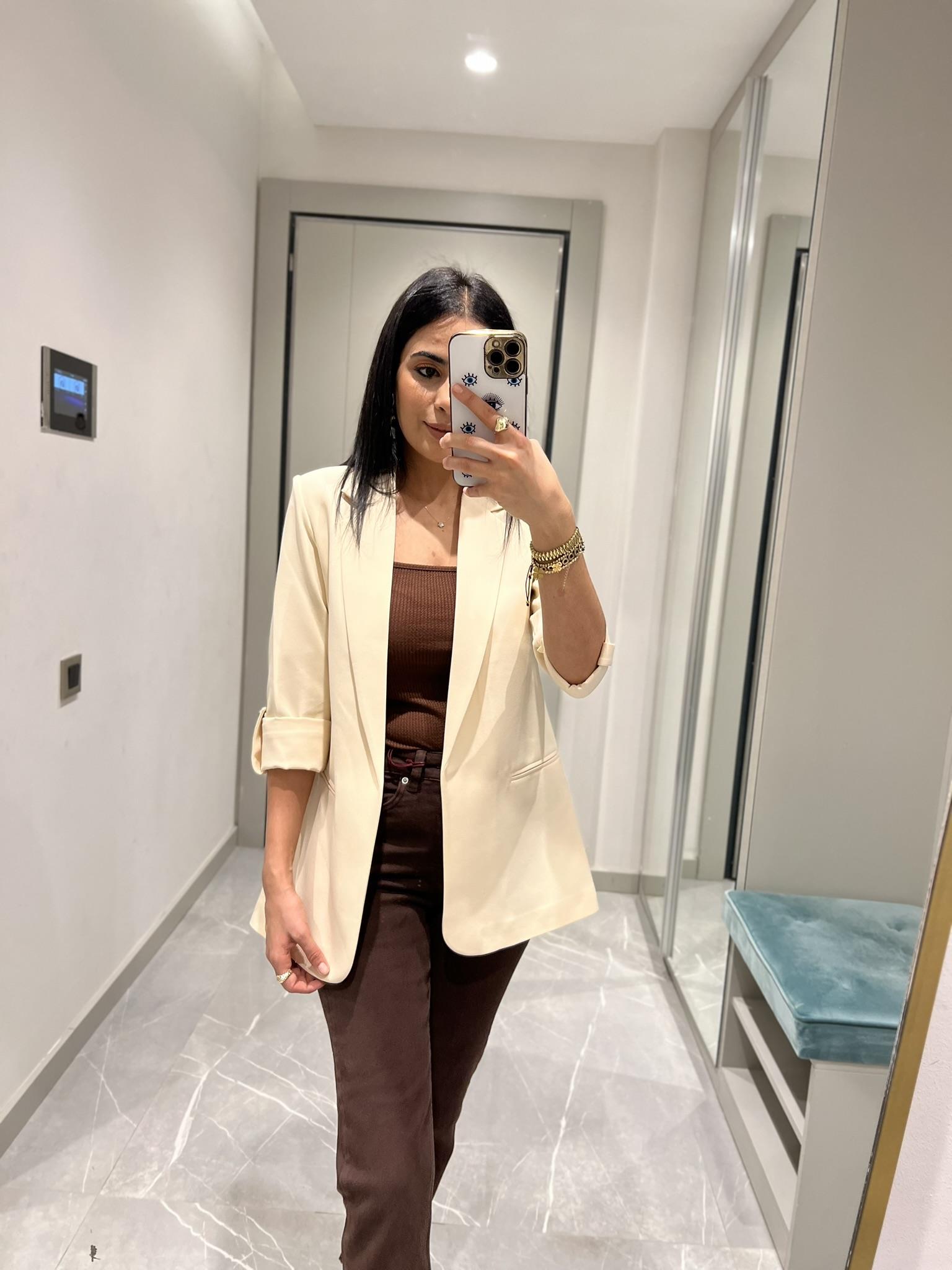 KOLU PATLI DÜĞME DETAYLI BLAZER KREM