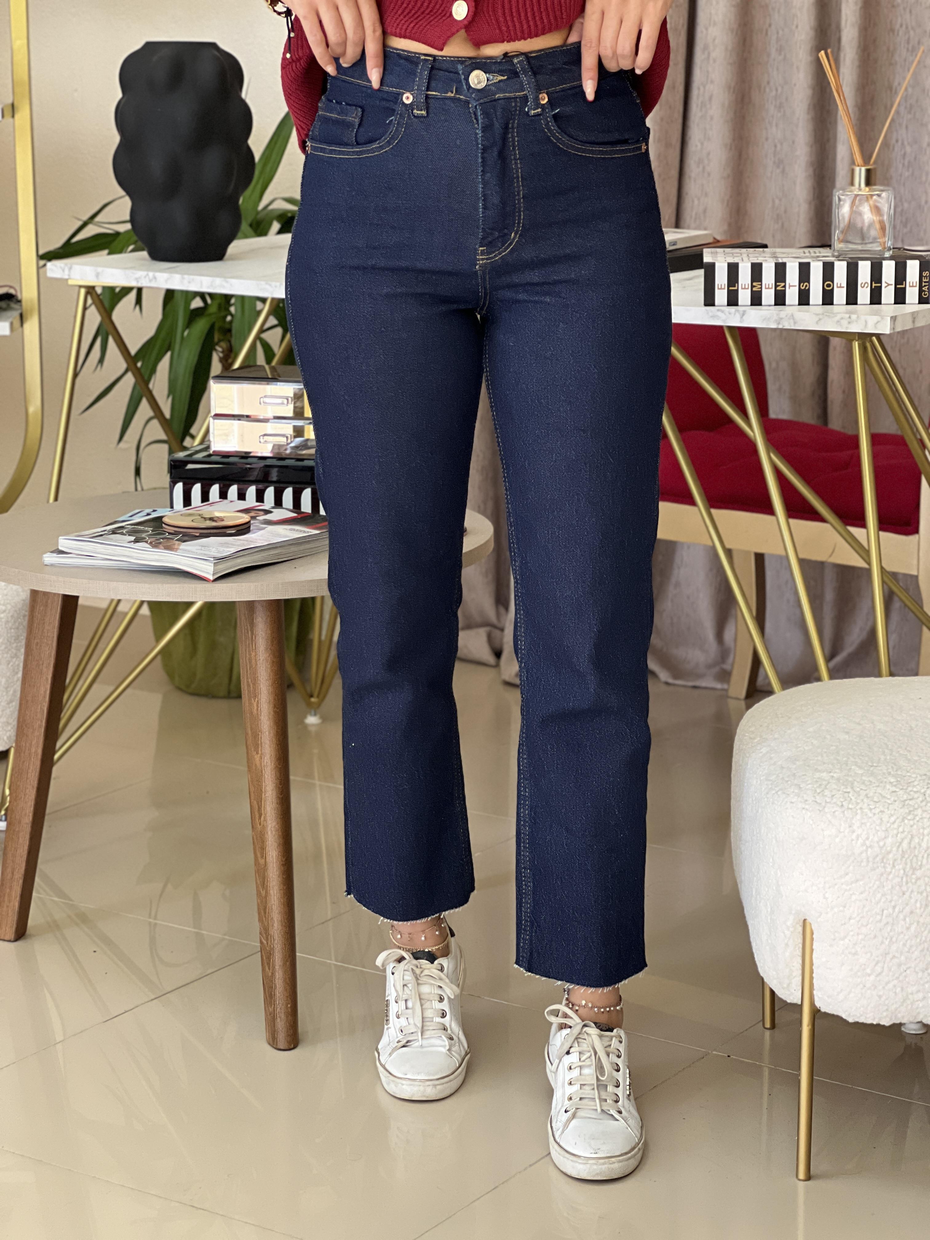 0027 BOYFİT JEAN