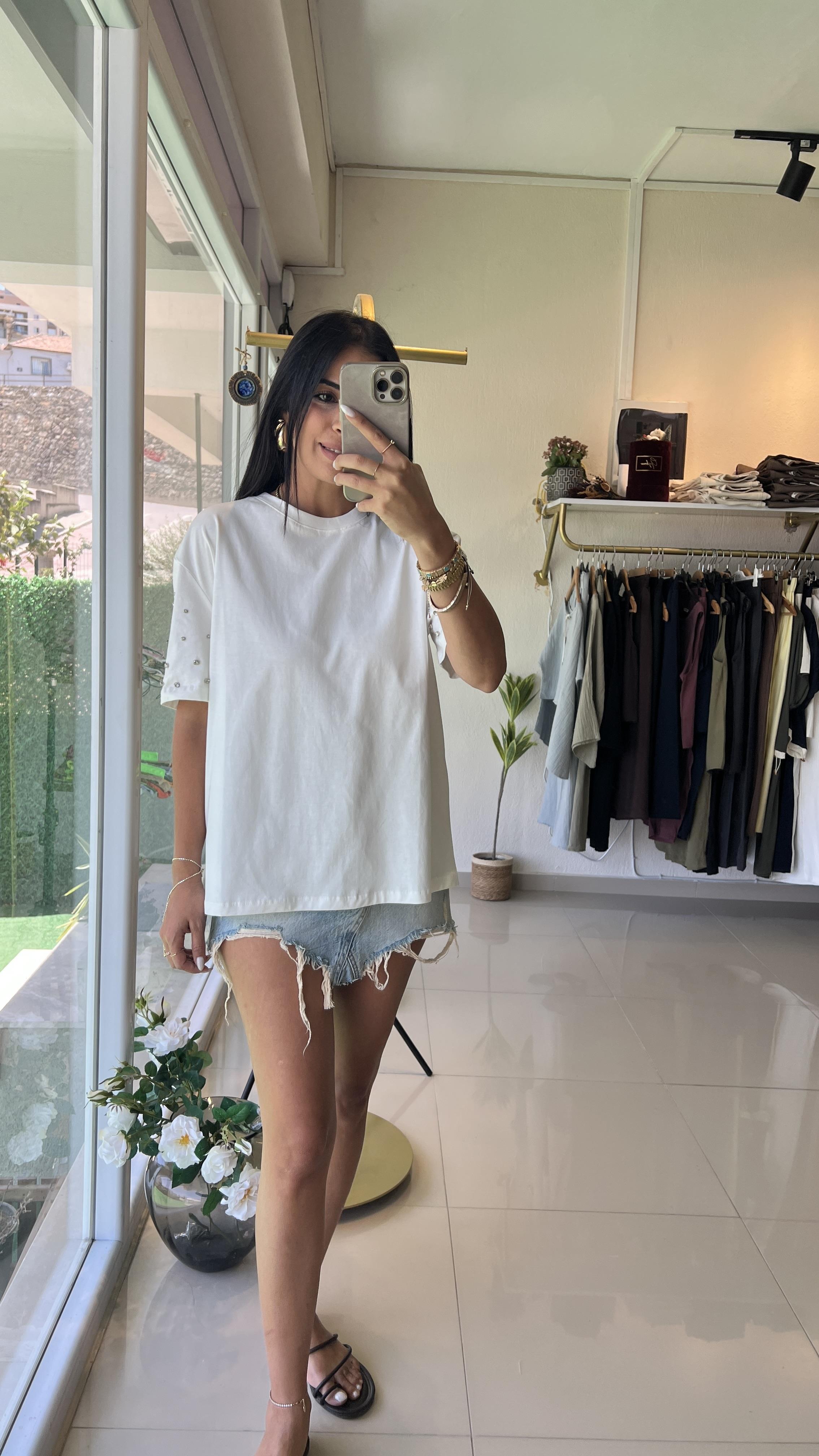 240038 KOLU TAŞLI TİŞÖRT BEYAZ