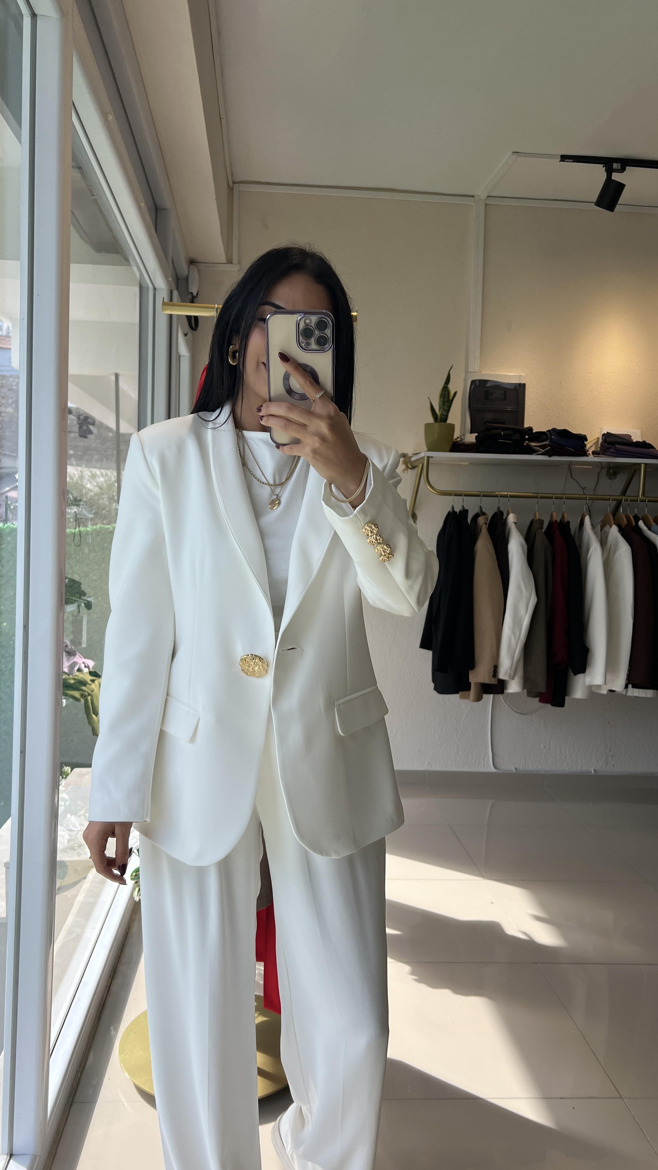 250410 GOLD DÜĞME BLAZER BEYAZ