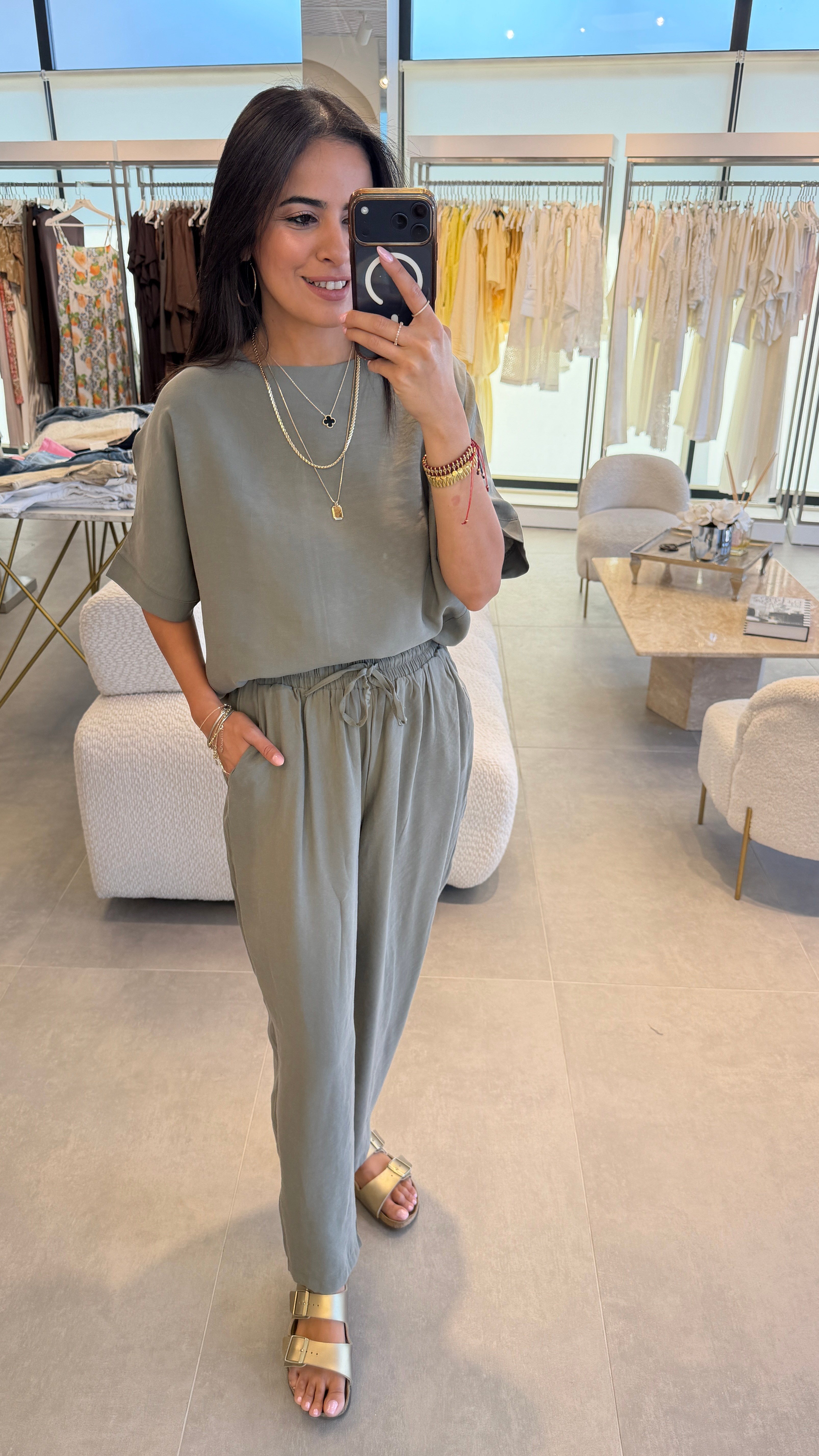 Sırtı Düğme Detaylı Tencel Kumaş Takım Haki