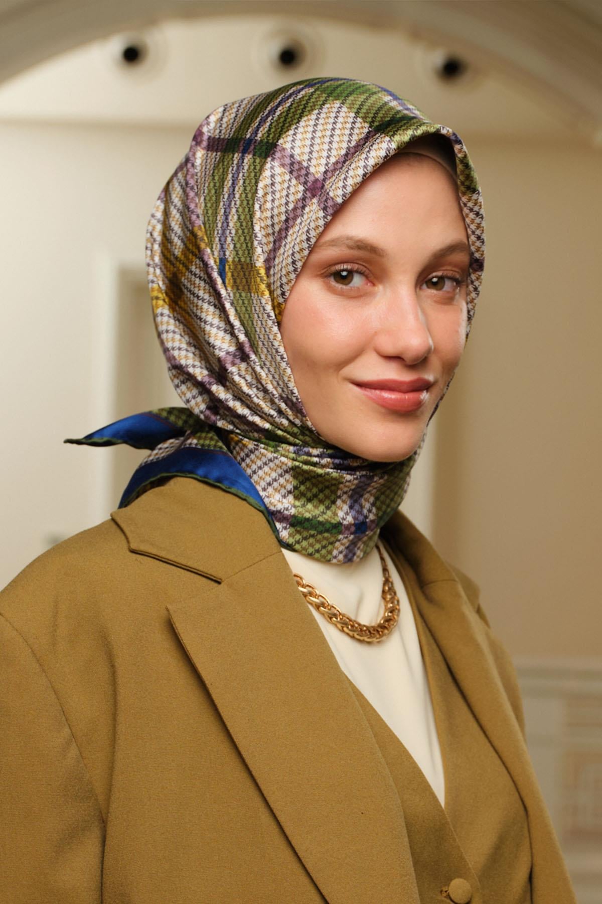 Armine İpek Eşarp 2024/2025 Sonbahar-Kış - 9247D-81 - Tivil