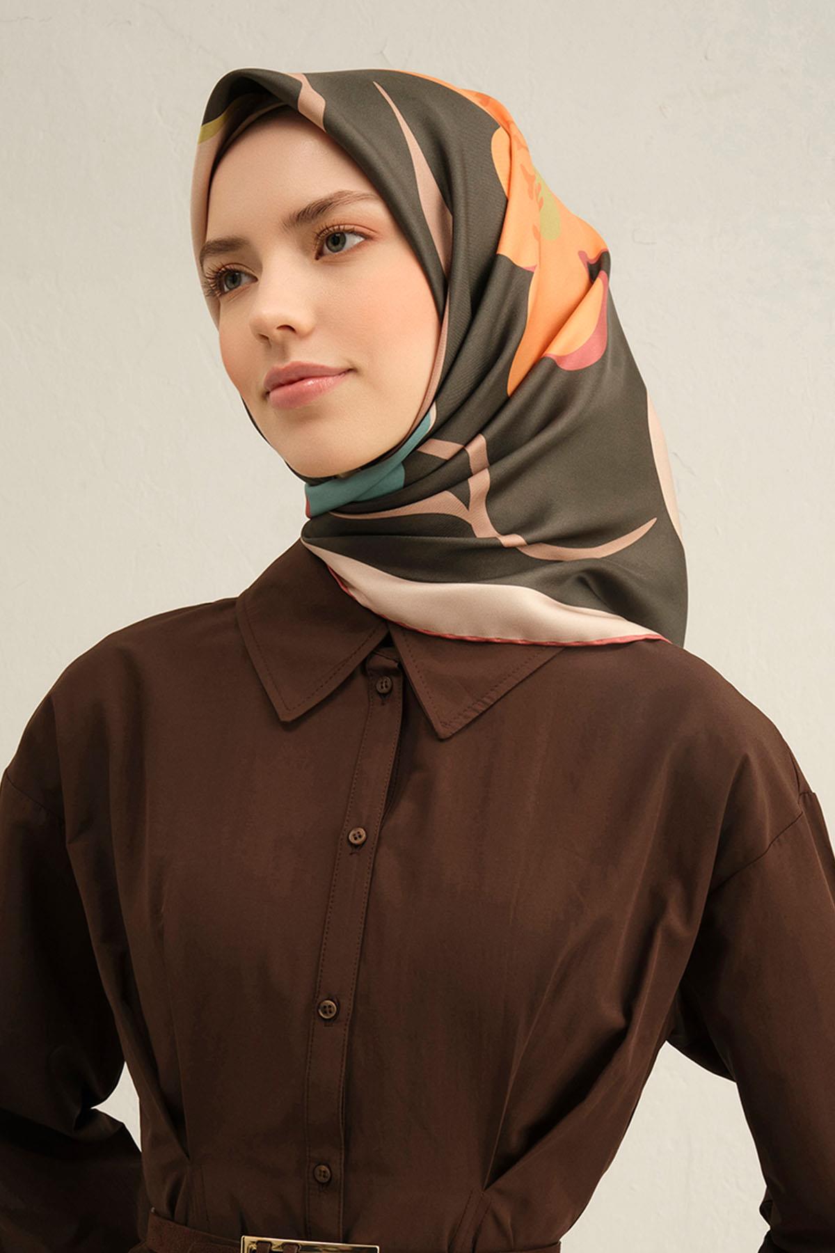 Armine İpek Eşarp 2025 İlkbahar-Yaz - 9317D-82 - Sura