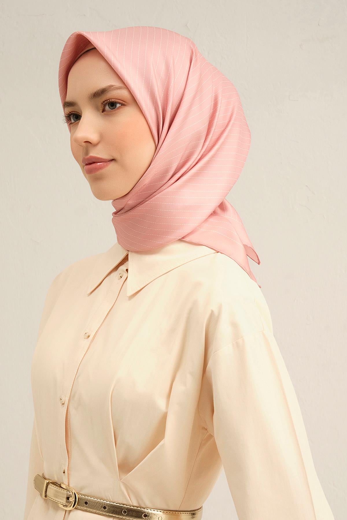 Armine İpek Eşarp 2025 İlkbahar-Yaz - 9348D-01 - Tivil
