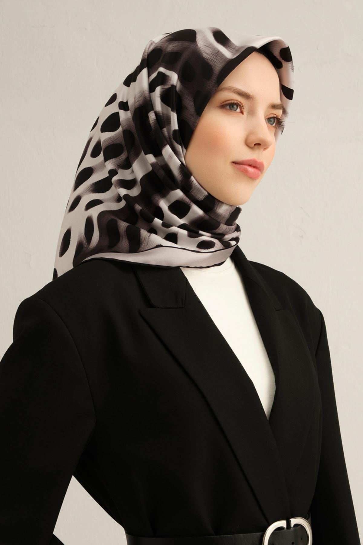Armine İpek Eşarp 2025 İlkbahar-Yaz - 9320D-32 - Sura