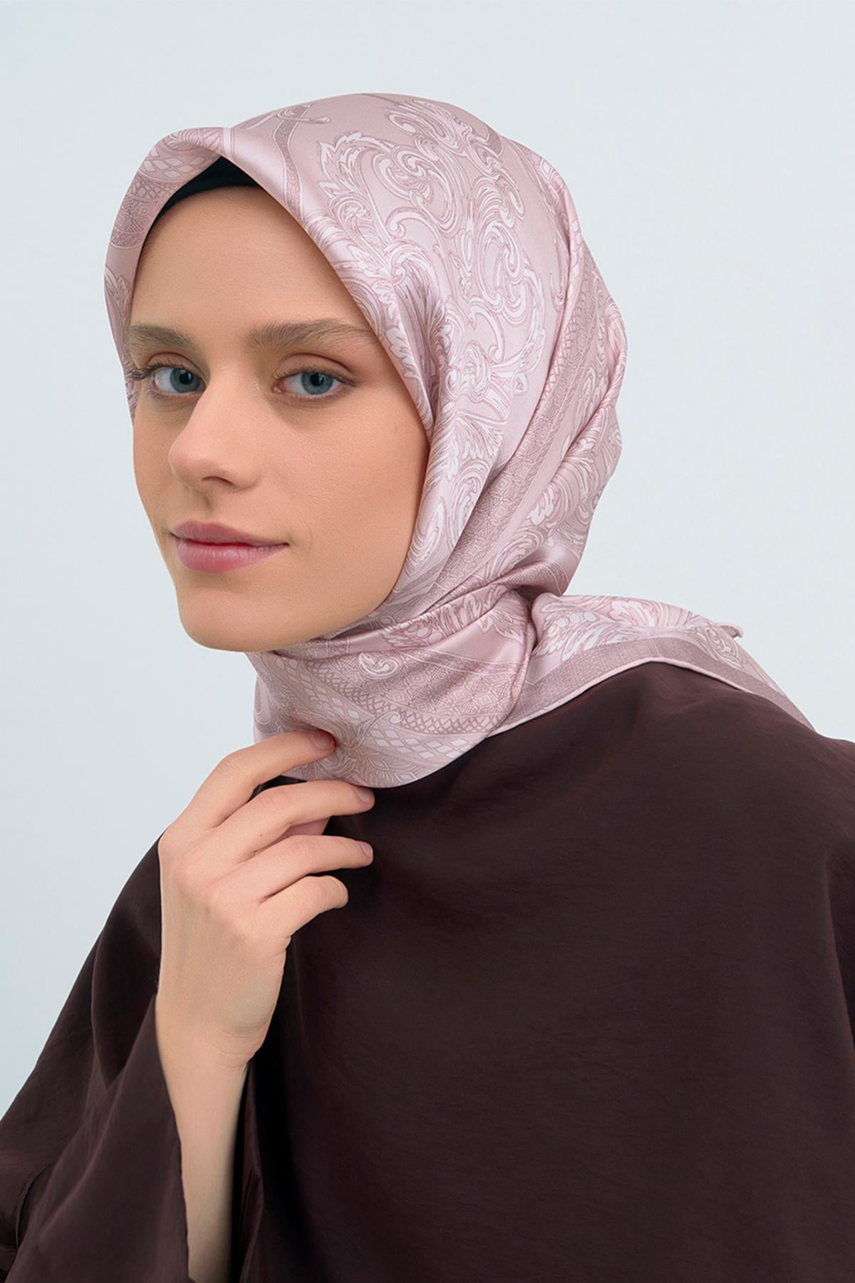 Armine İpek Eşarp 2026 İlkbahar-Yaz - 9537D-01 - Sura