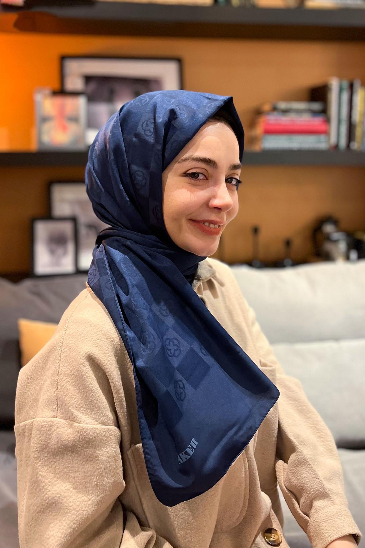 Aker Dama Monogram Şal - 1070700-921 - 