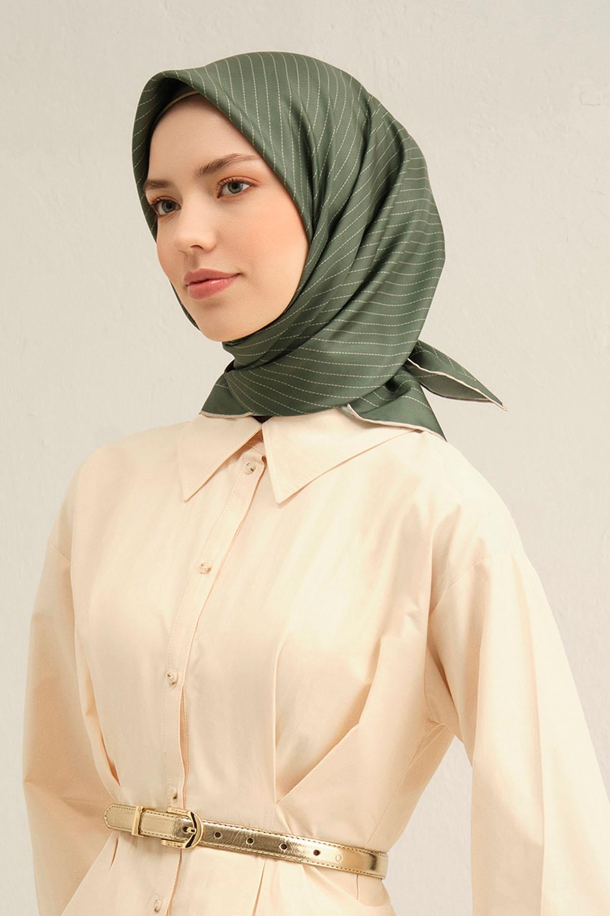Armine İpek Eşarp 2025 İlkbahar-Yaz - 9348D-54 - Sura