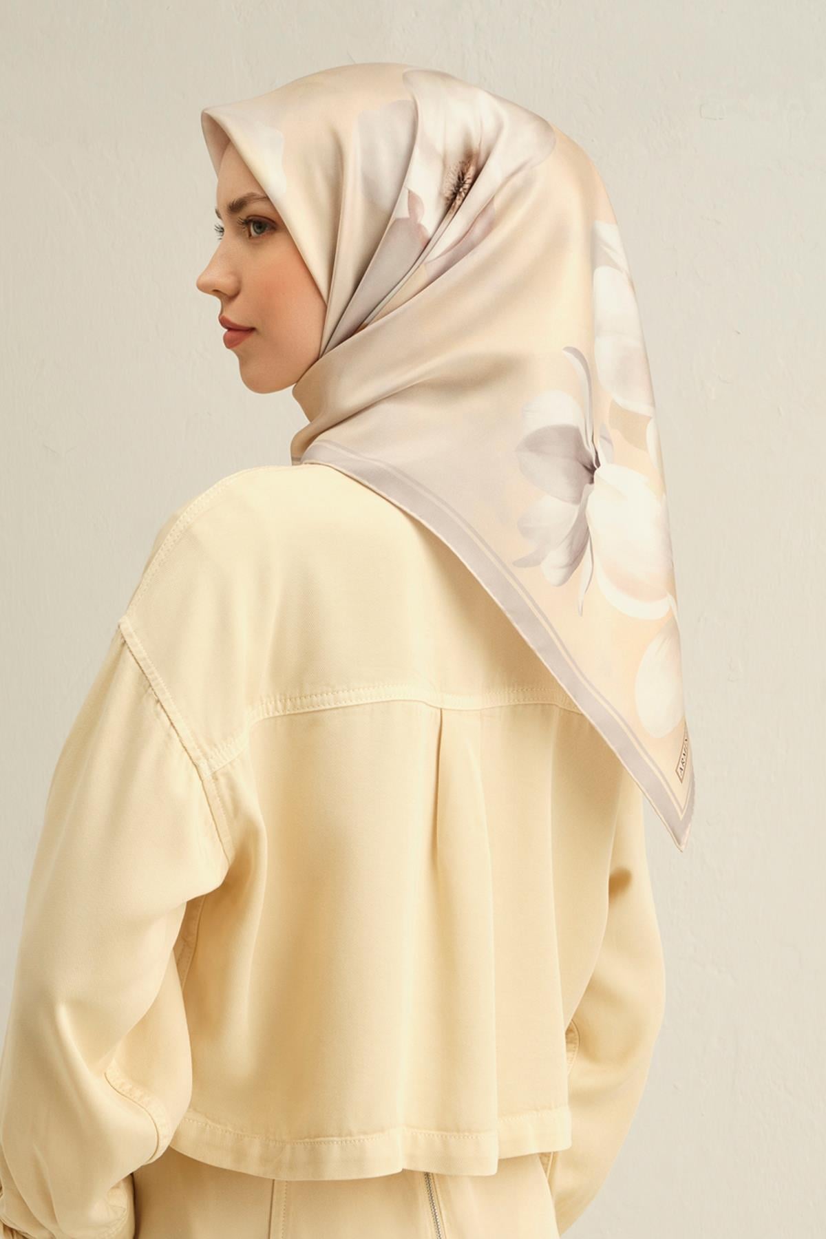 Armine İpek Eşarp 2025 İlkbahar-Yaz - 9305D-82 - Tivil