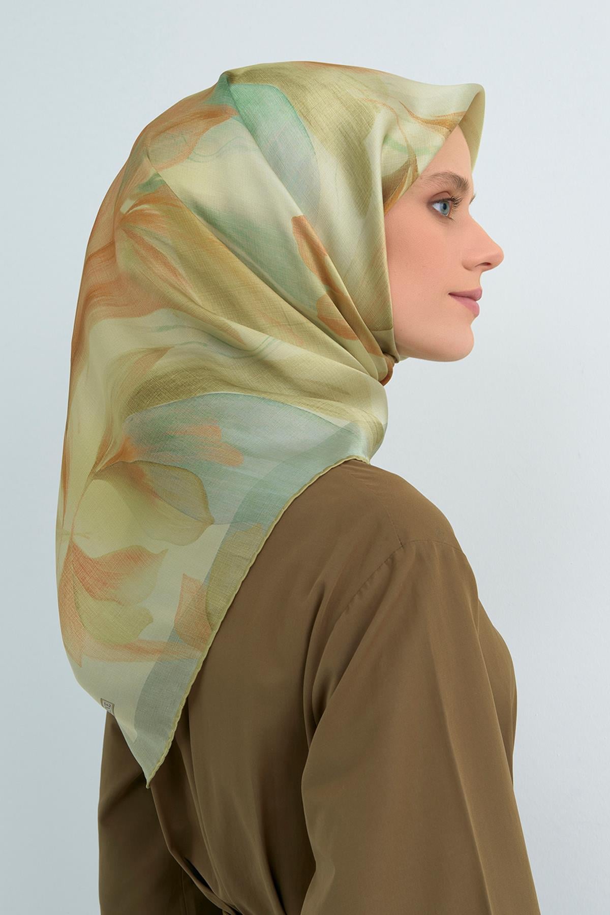 Armine İpek Eşarp 2026 İlkbahar-Yaz - 9519D-80 - Sura