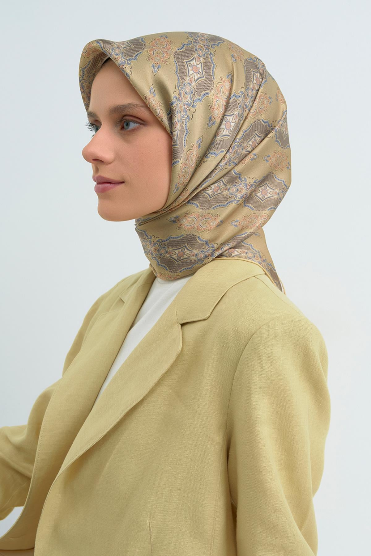 Armine İpek Eşarp 2026 İlkbahar-Yaz - 9522D-83 - Sura