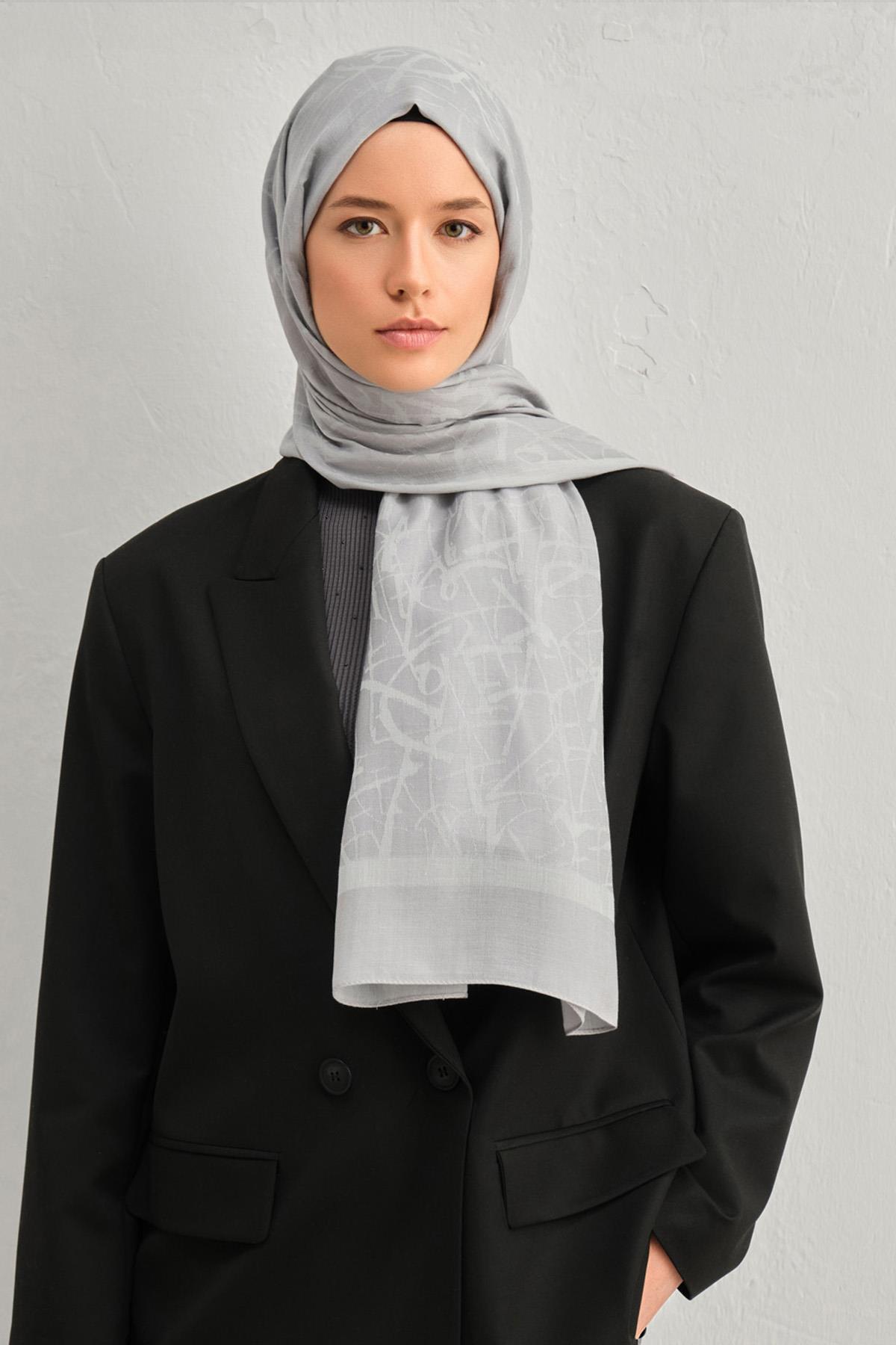 Armine Tensel İpek Şal 3 - Kaligrafi Desen - 3295 - Açık Gri