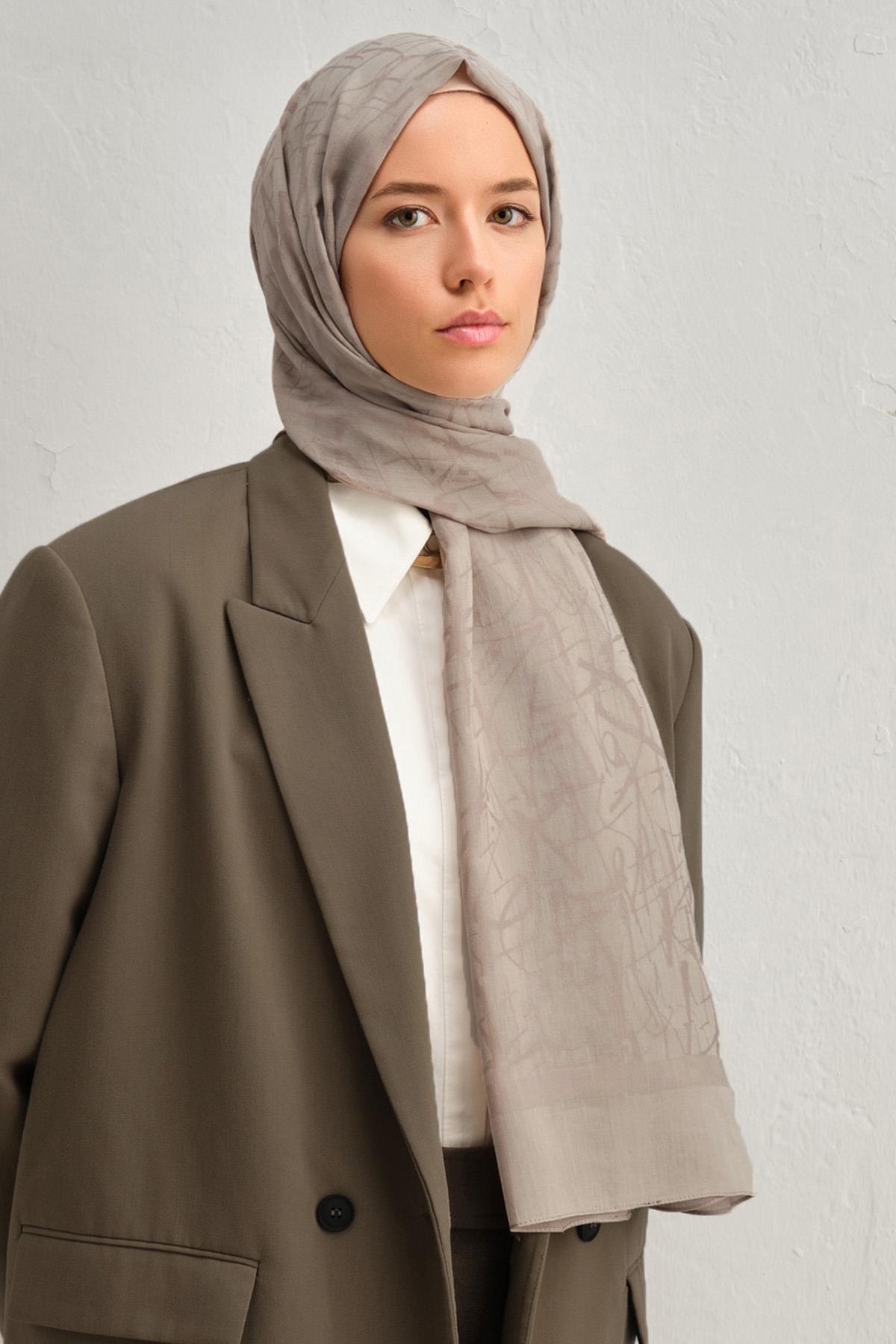 Armine Tensel İpek Şal 3 - Kaligrafi Desen - 32103 - Sütlü Kahve