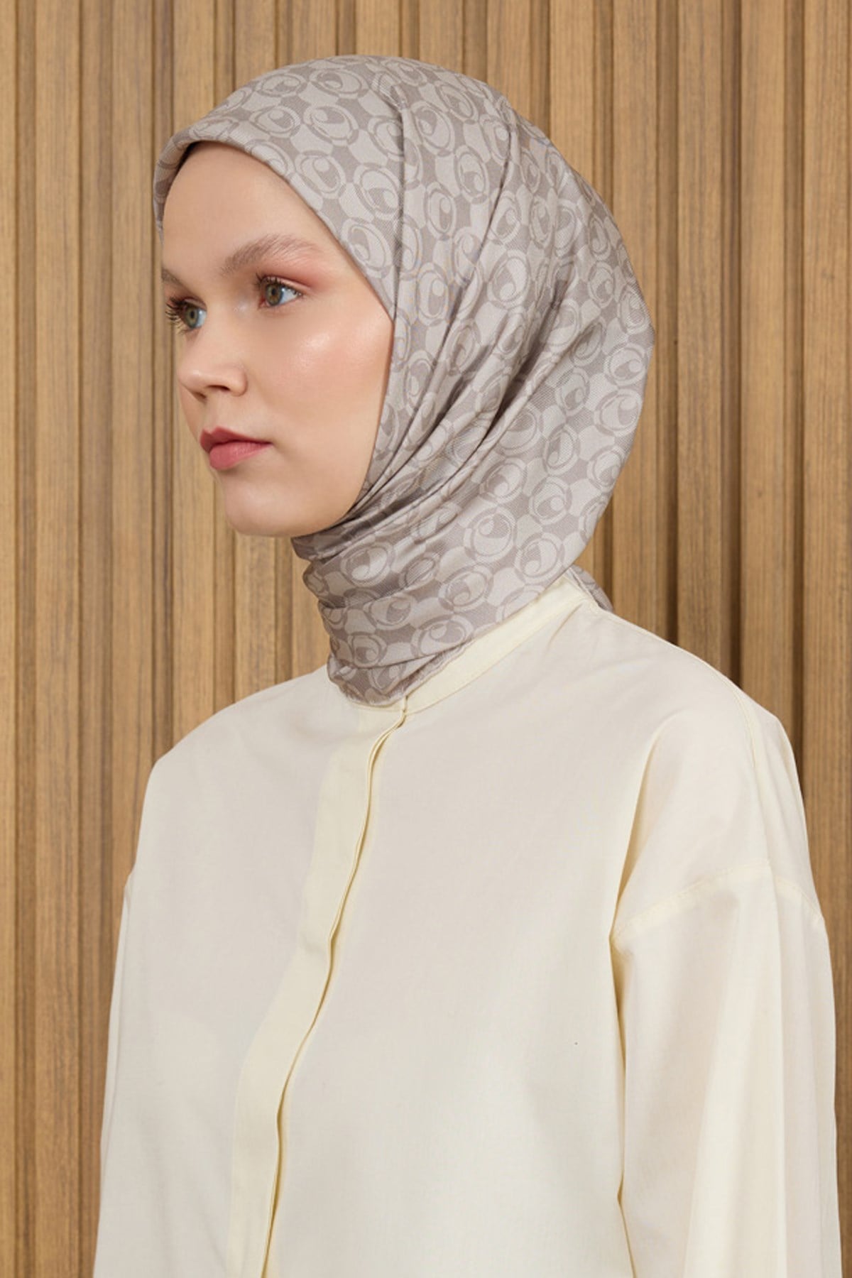 Cacharel Twill İpek Eşarp - 2026 İlkbahar-Yaz - 9145313-933 - Tivil