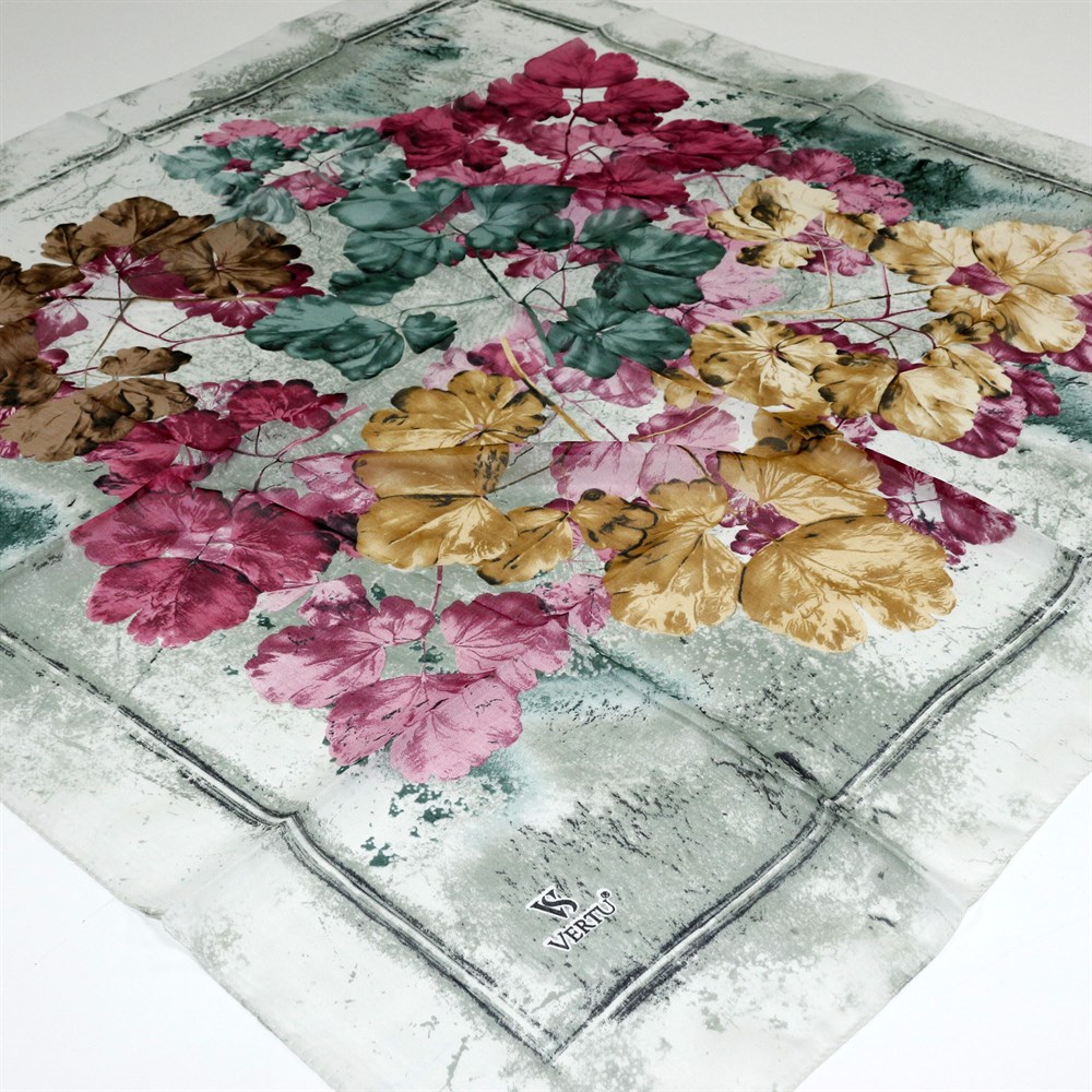 Vertu Çerçeveli Çiçek Desen Yazma - 13 Mint Yeşili