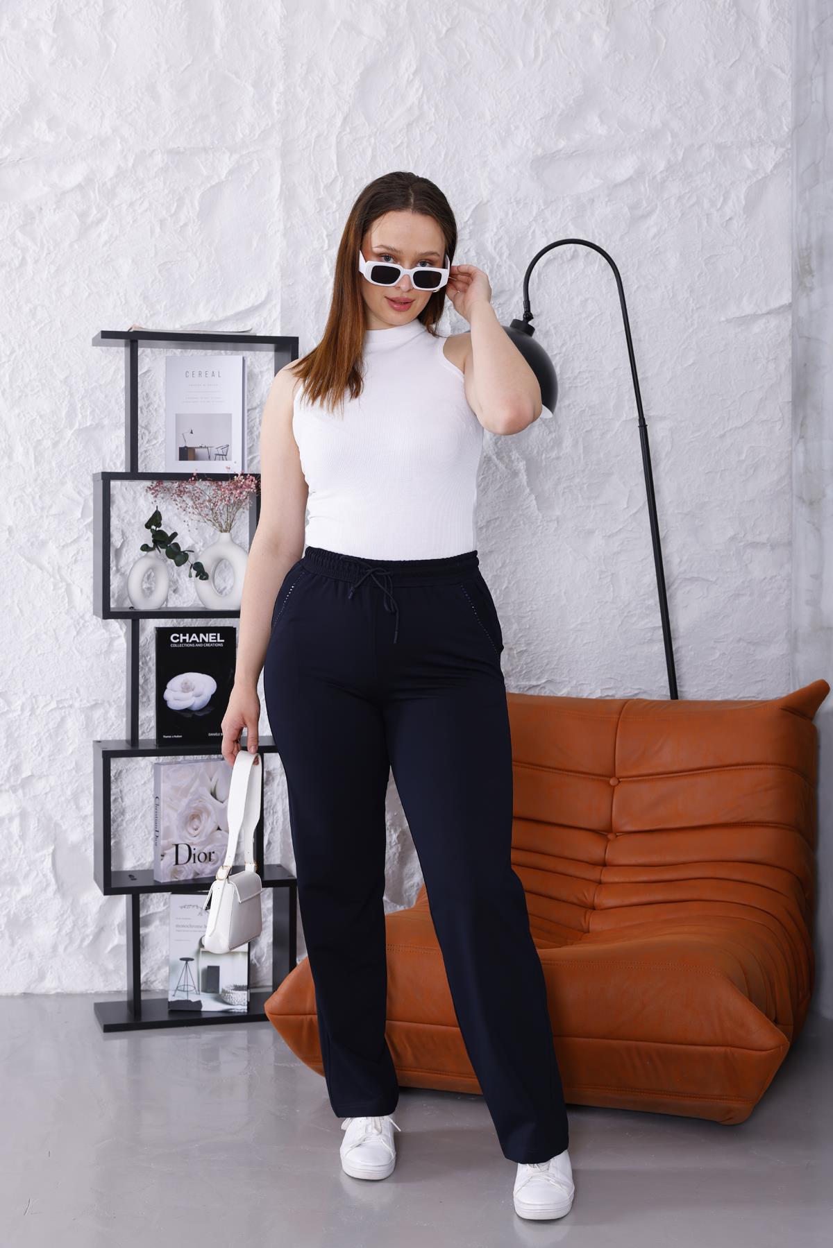 Kadın Büyük Beden Lacivert Cep Taş Detay Eşofman Altı - 3058