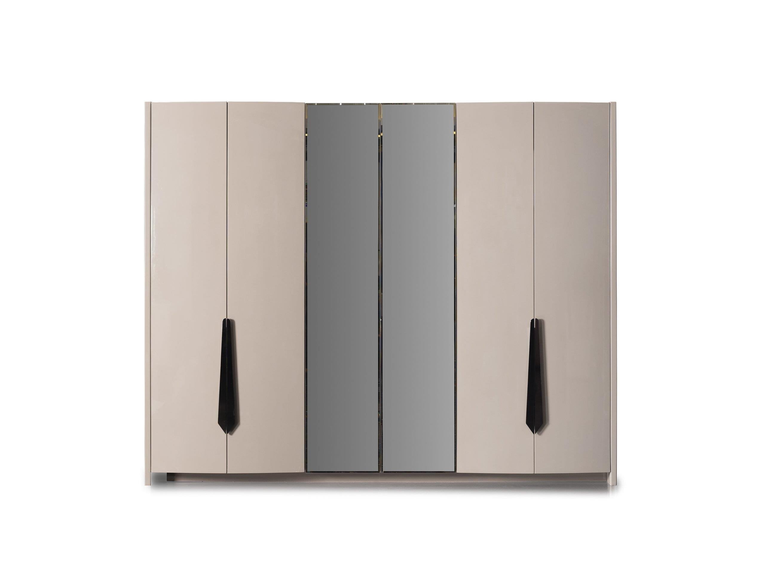 BENTLEY 6 KAPILI GARDIROP