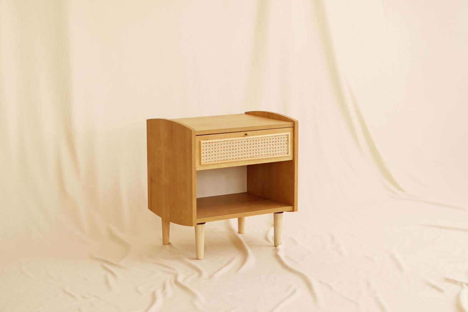 Arven Hazeranlı Komodin 