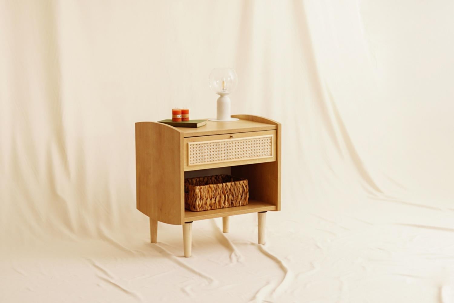 Arven Hazeranlı Komodin 