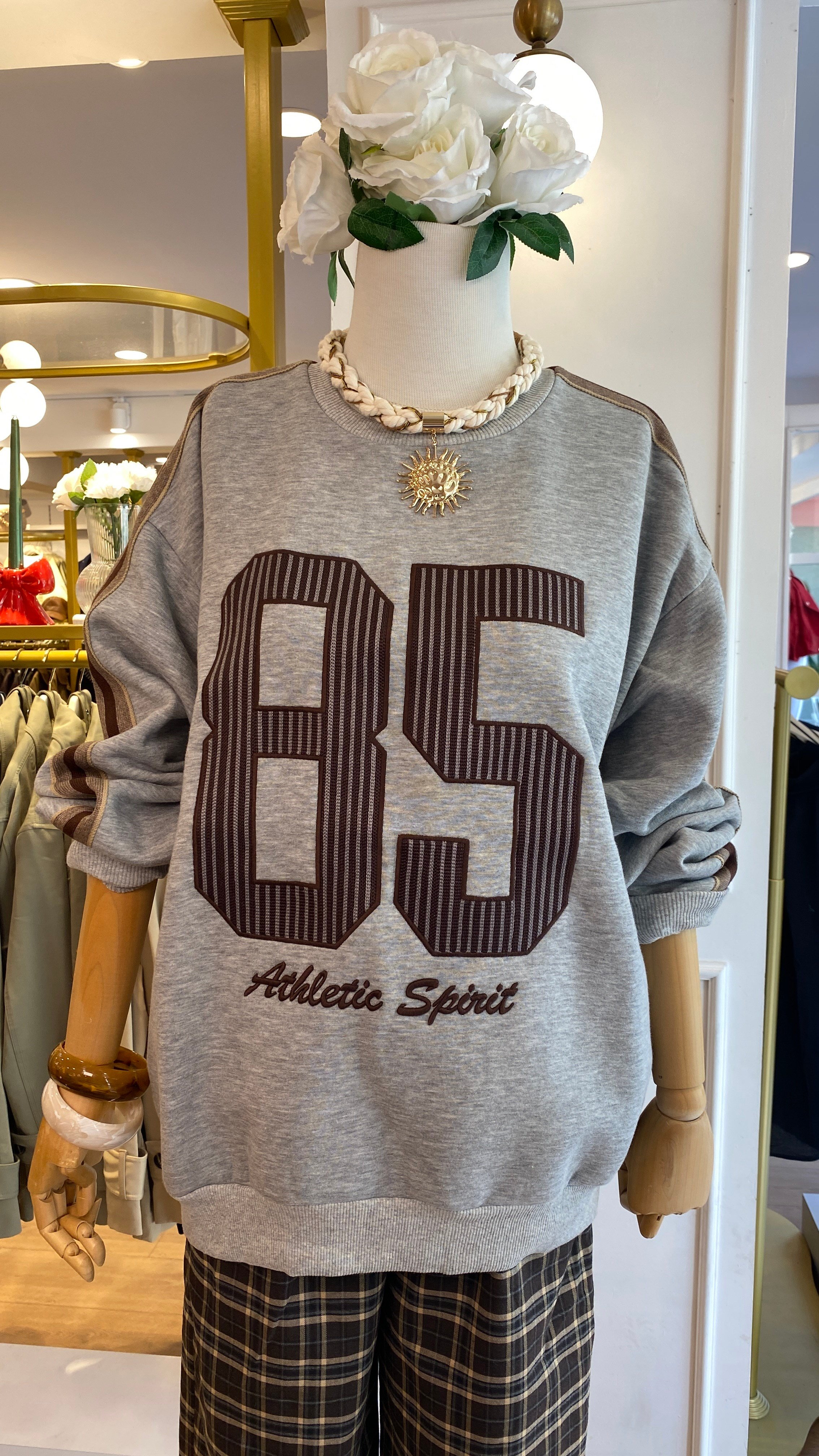 Aplike Detaylı Sweatshirt