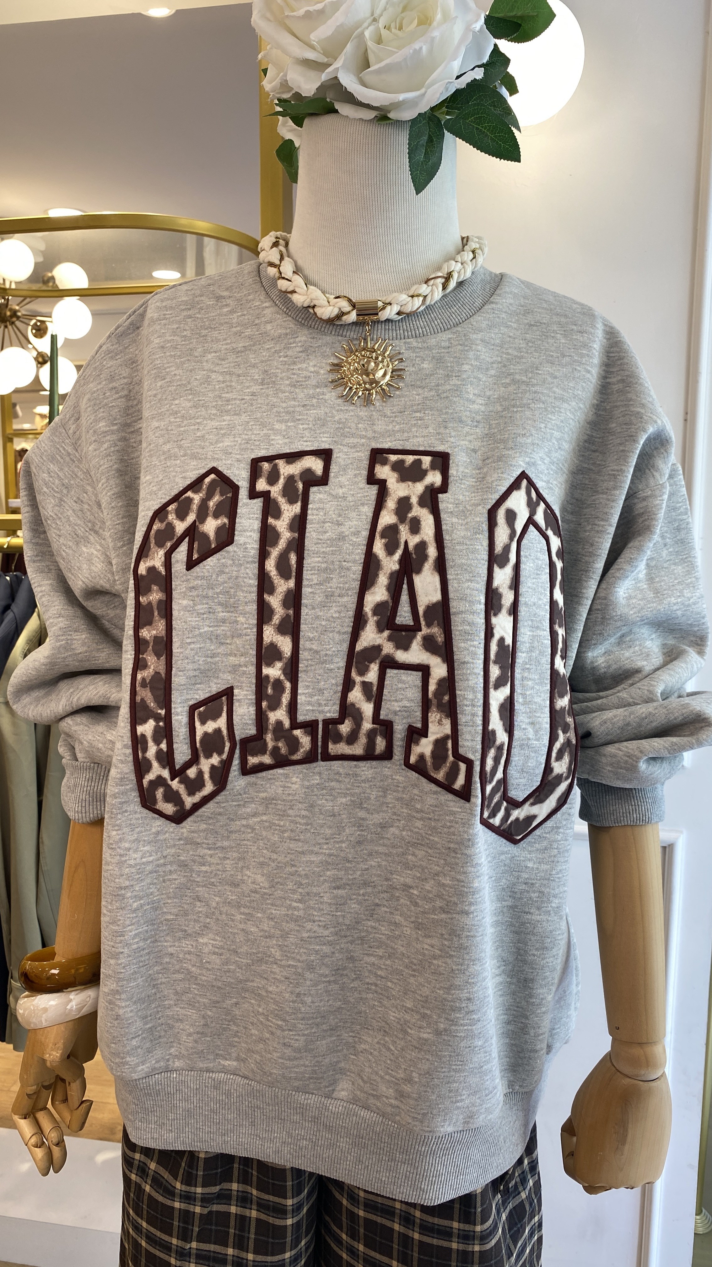 Nakış Detaylı Sweatshirt