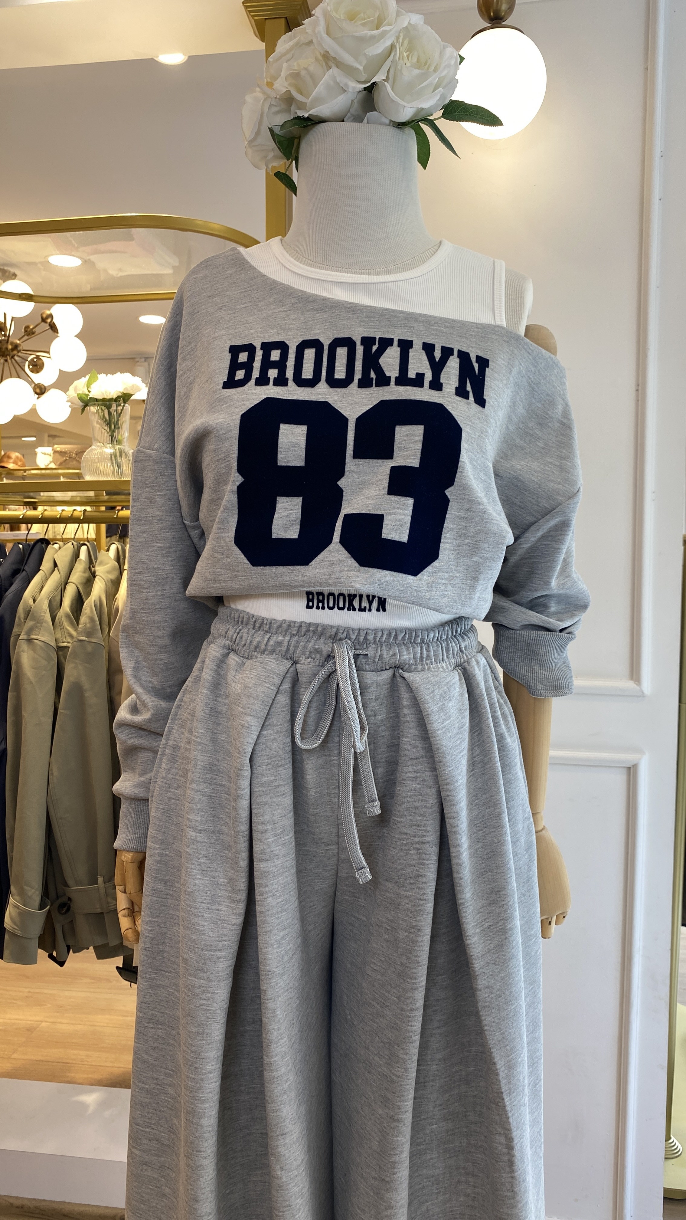 Asimetrik Atlet Detaylı Sweatshirt