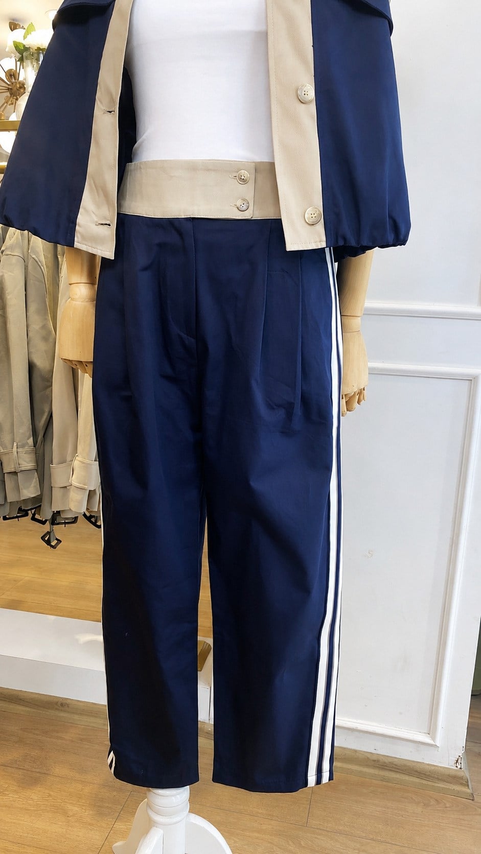 Şerit Detaylı Pantolon