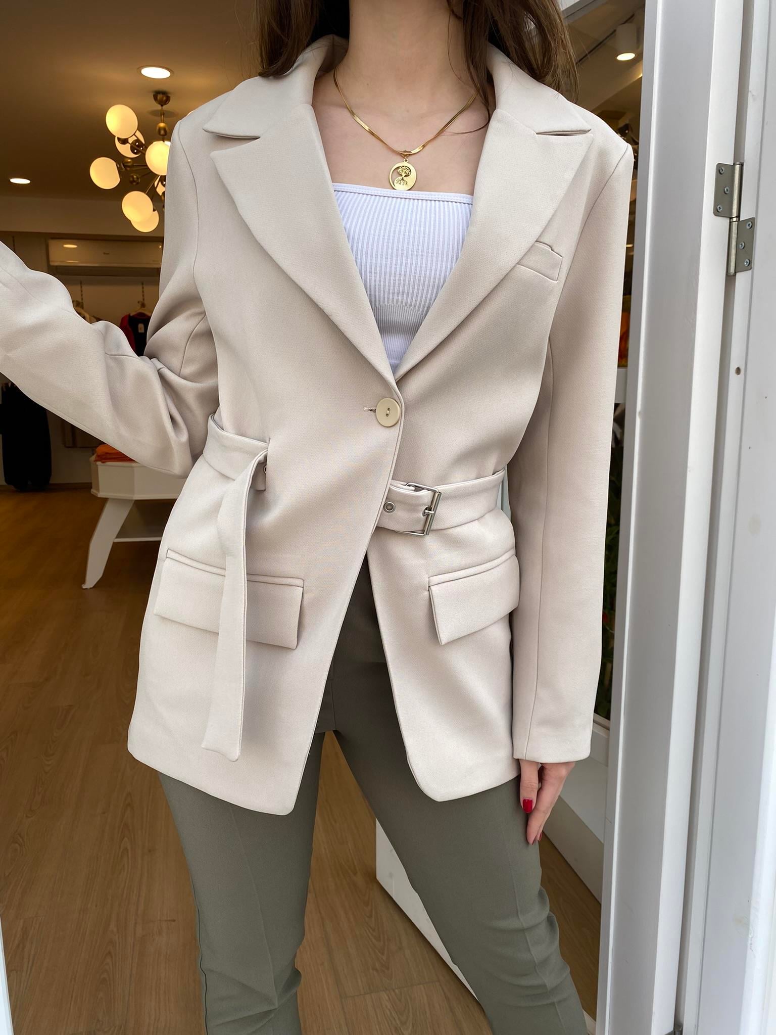 TASARIM KEMERLİ CEKET