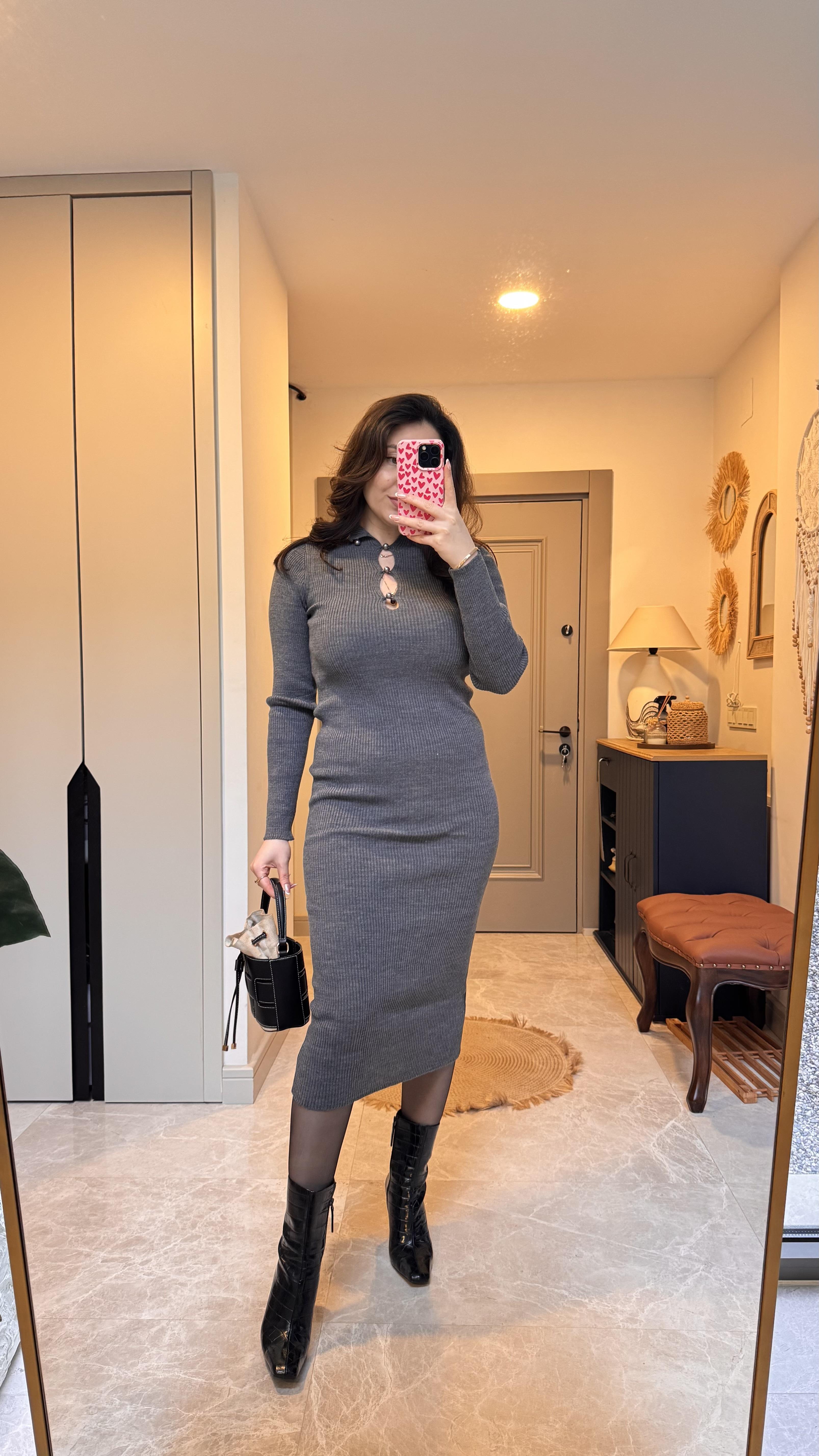 düğme detaylı midi boy triko elbise