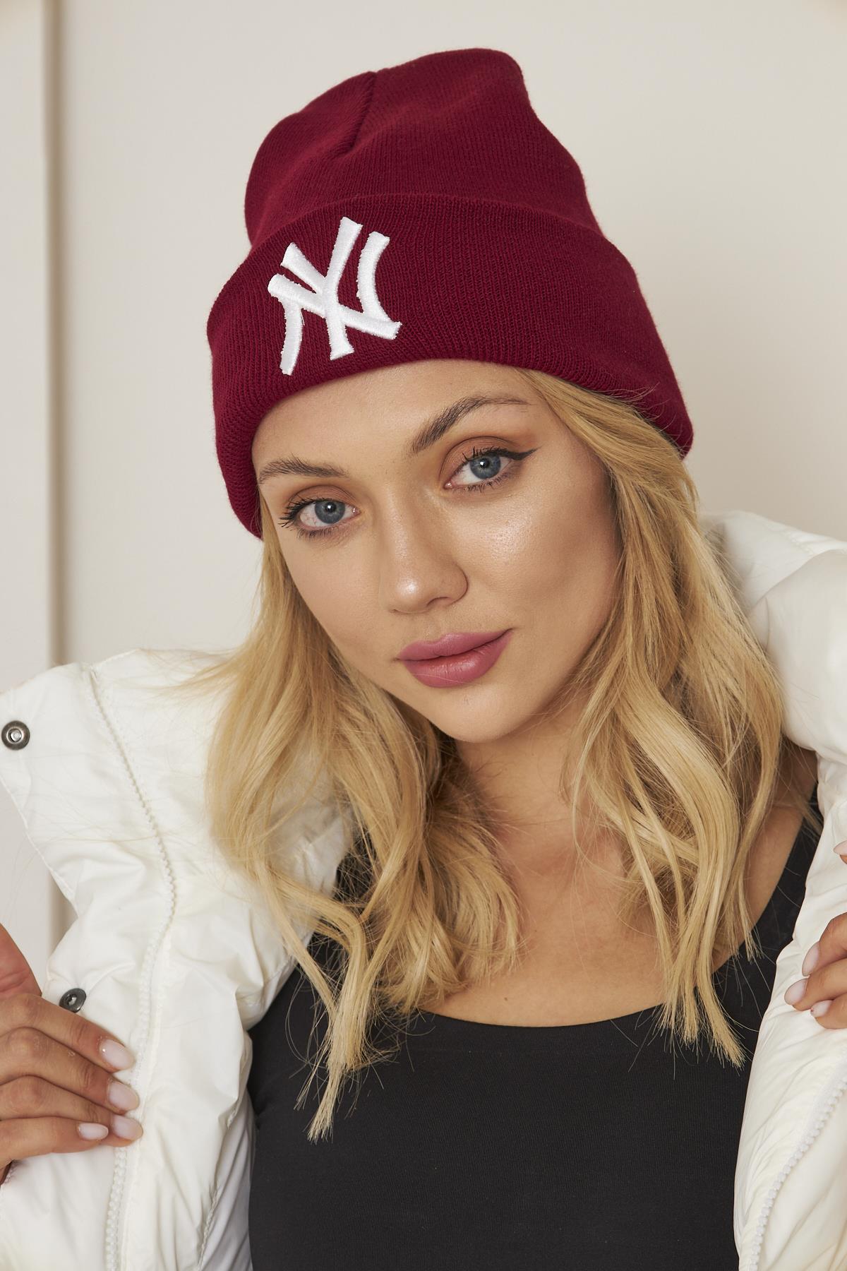 Bordo Unısex Ny Nakış Detaylı Yumuşak Dokulu Triko Bere