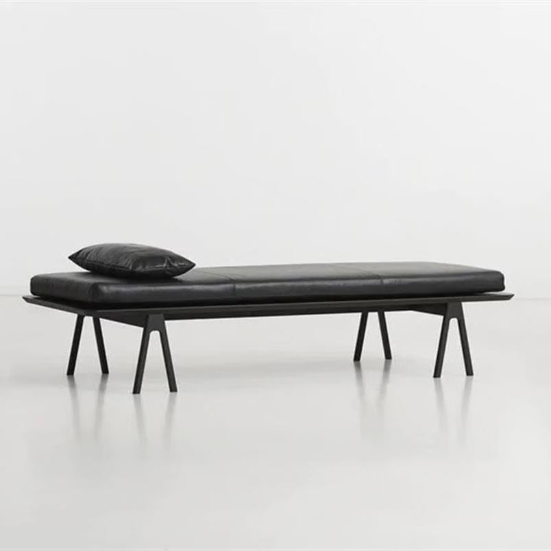 Napolyon Siyah Gerçek Deri Level Daybed