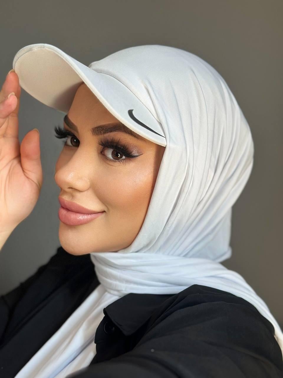 ŞAPKALI ŞAL BEYAZ ( NİKE ÇELTİK )