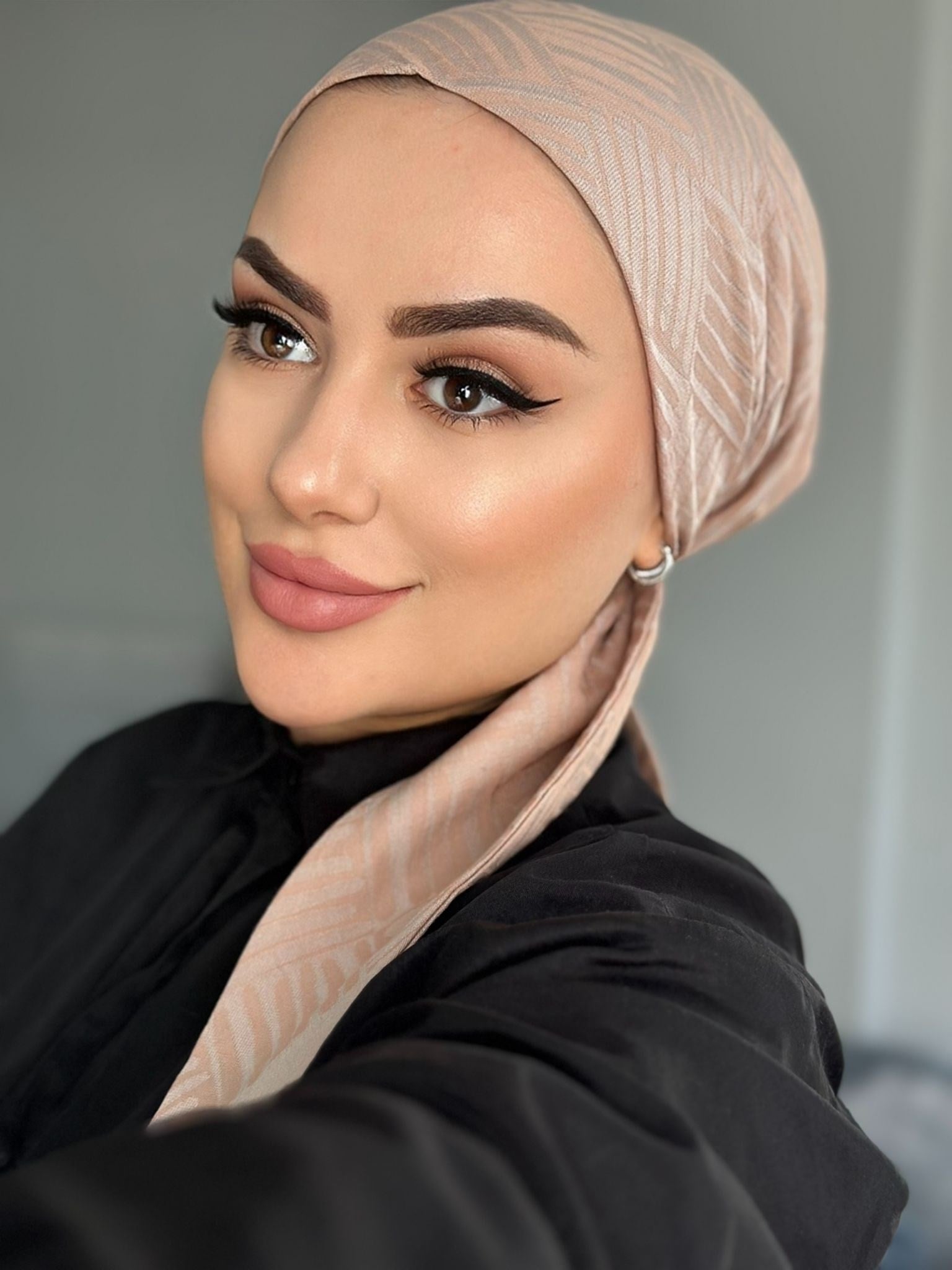 TREND ŞAL İMANNOR ( kare desen NAİA KUMAŞ  ) 